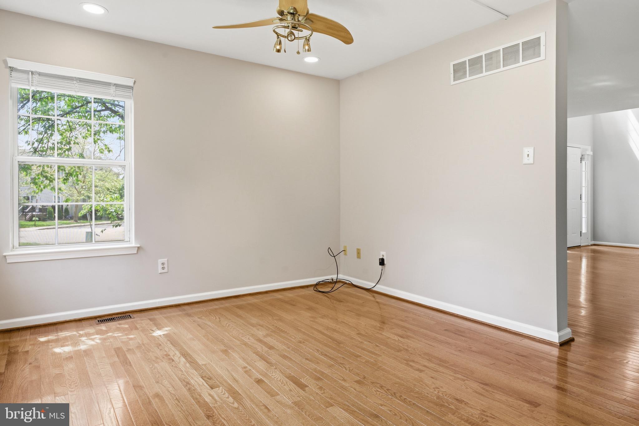THORNHILL - Residential