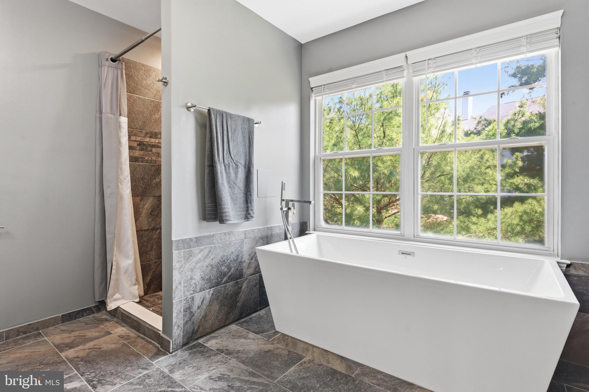 THORNHILL - Residential