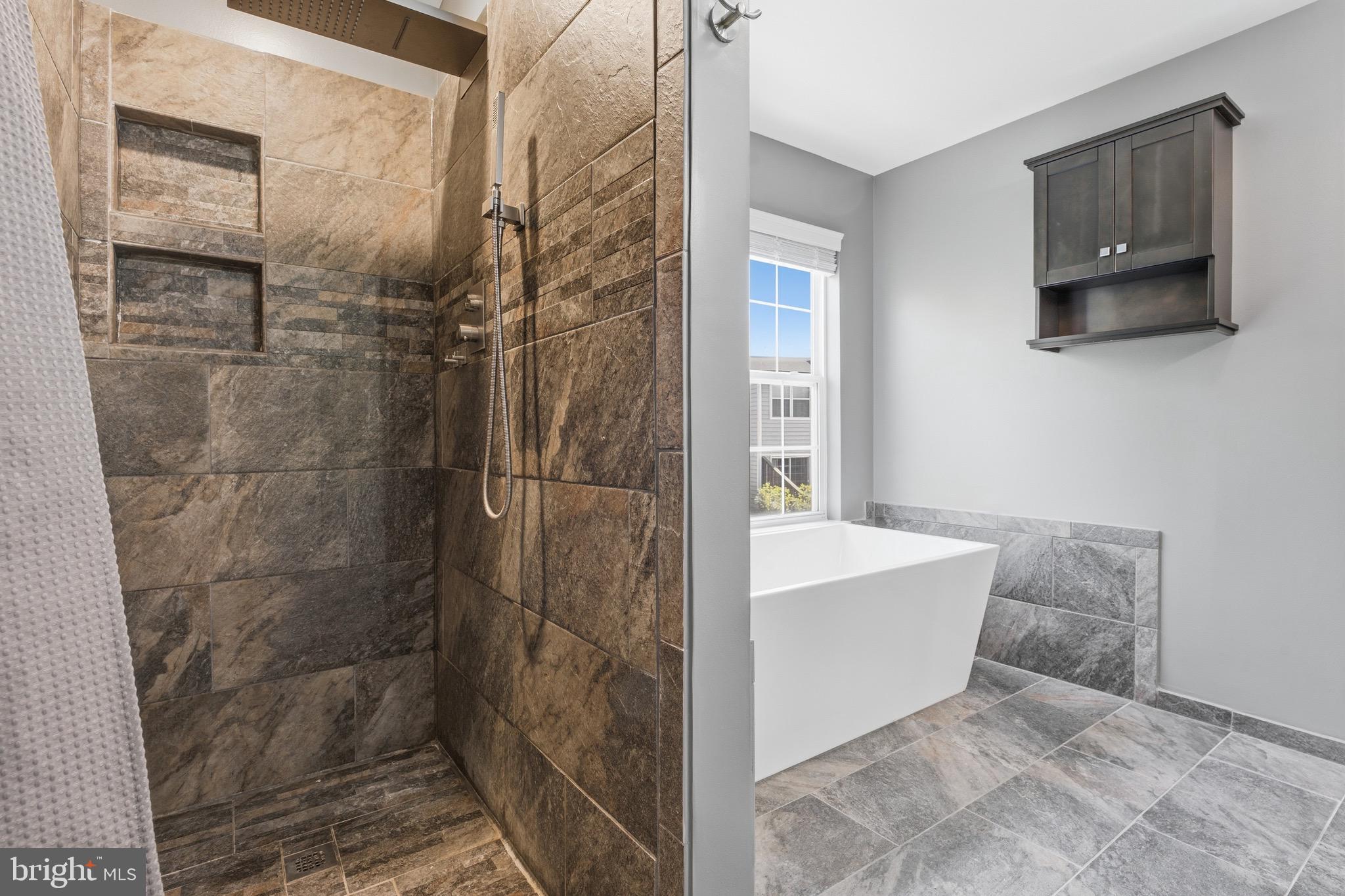 THORNHILL - Residential