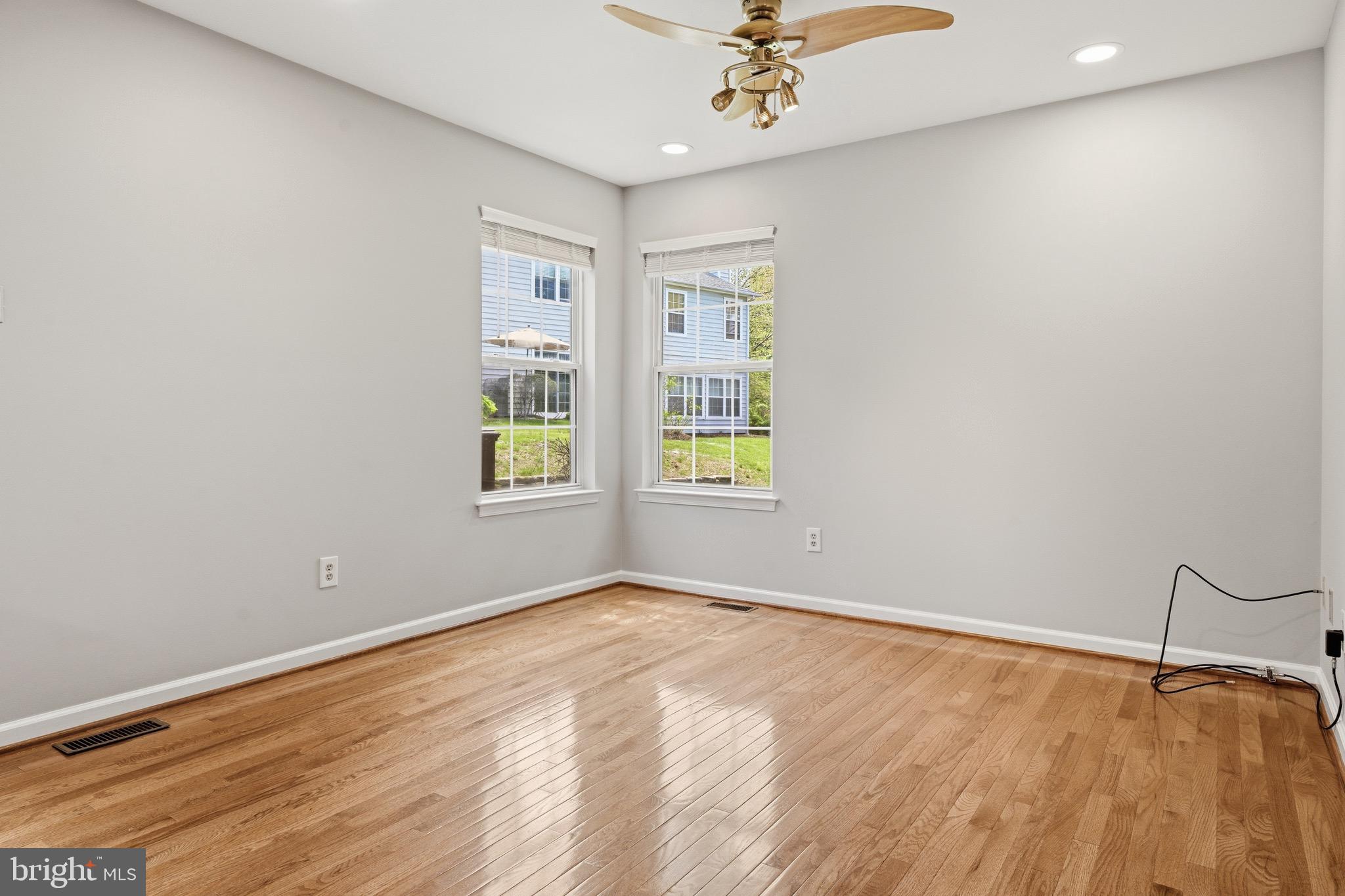 THORNHILL - Residential