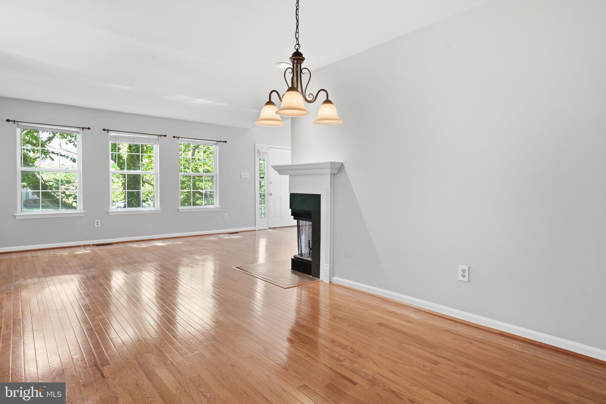 THORNHILL - Residential