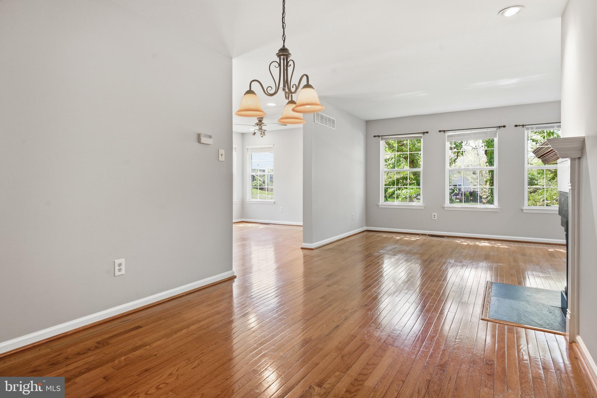 THORNHILL - Residential