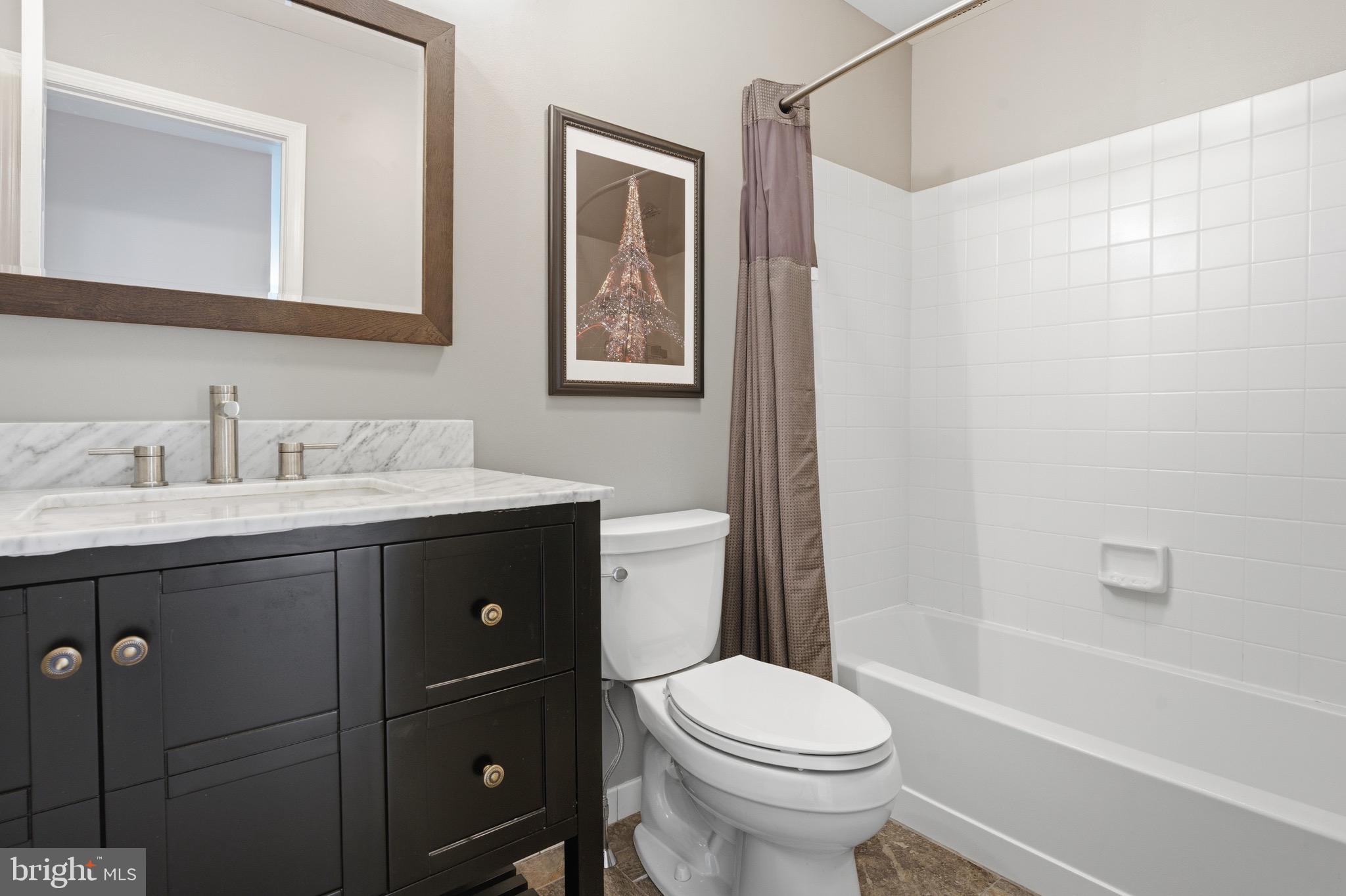 THORNHILL - Residential