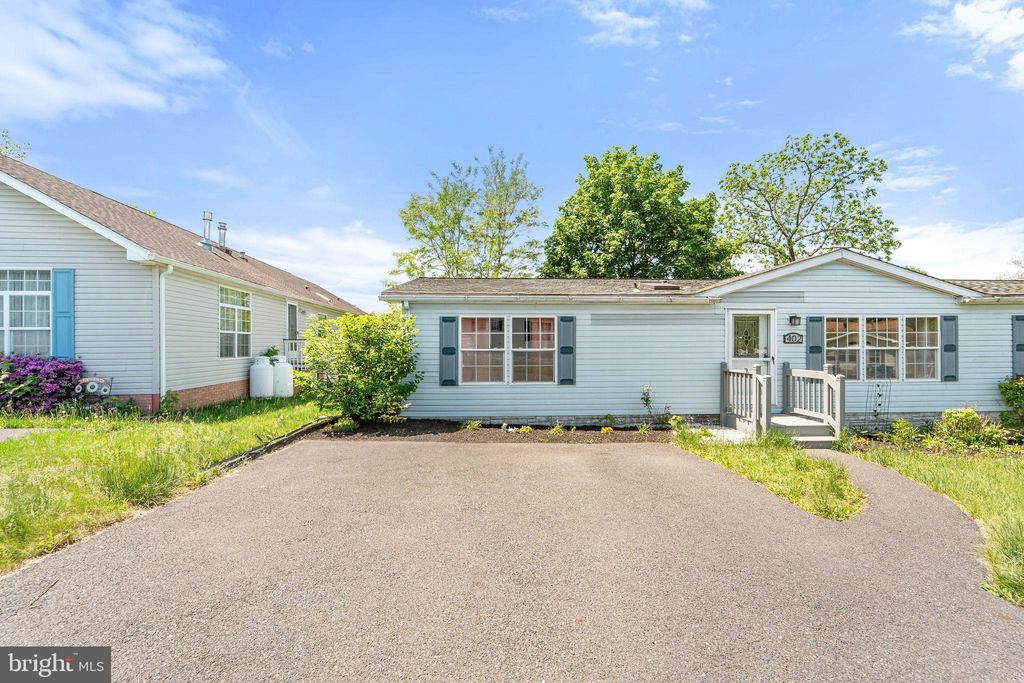 Photo of 402 Fordhook, DOYLESTOWN, PA 18901 (MLS # PABU2092098)