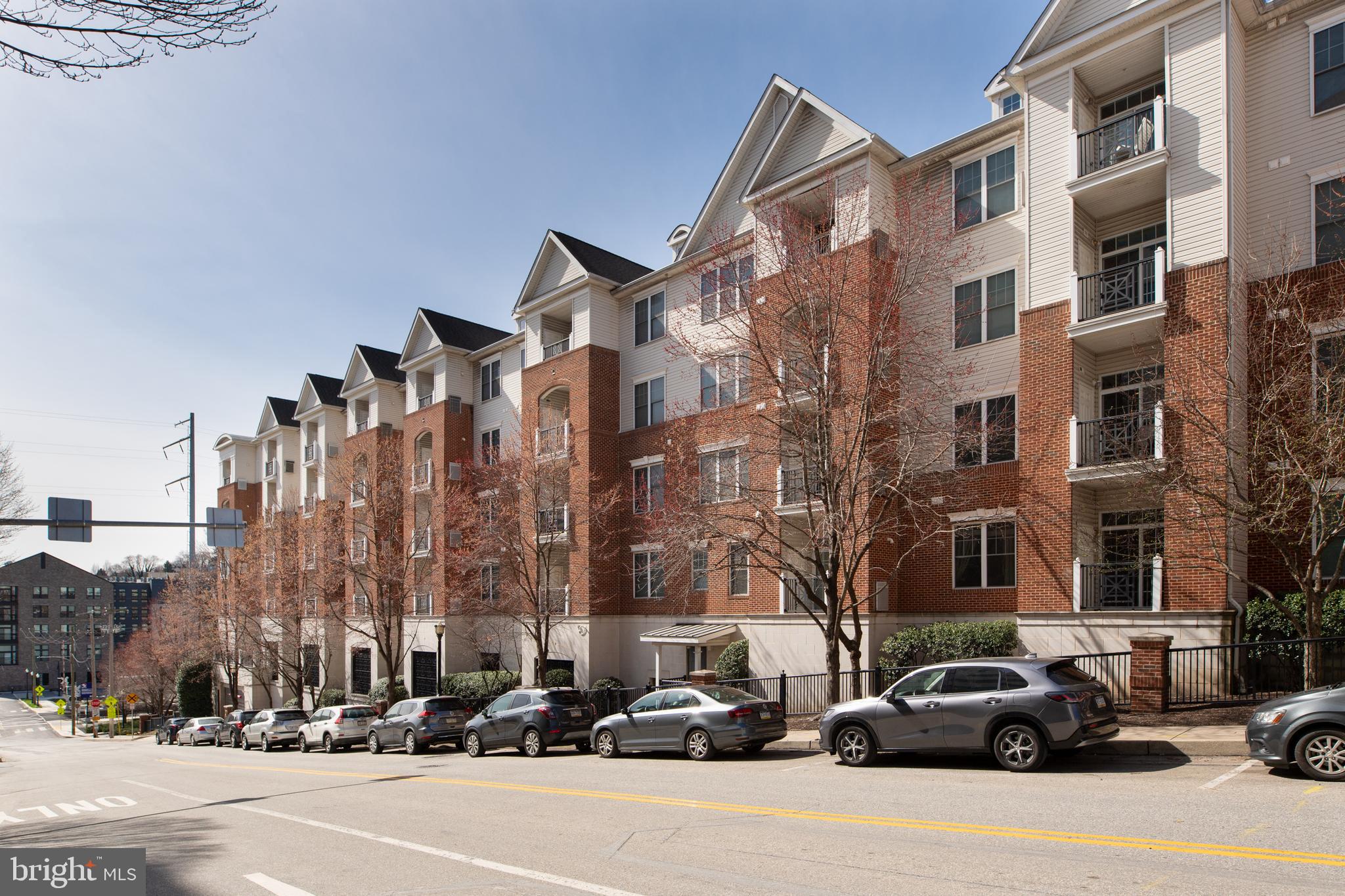 THE GRANDE AT RIVERVIEW - Residential