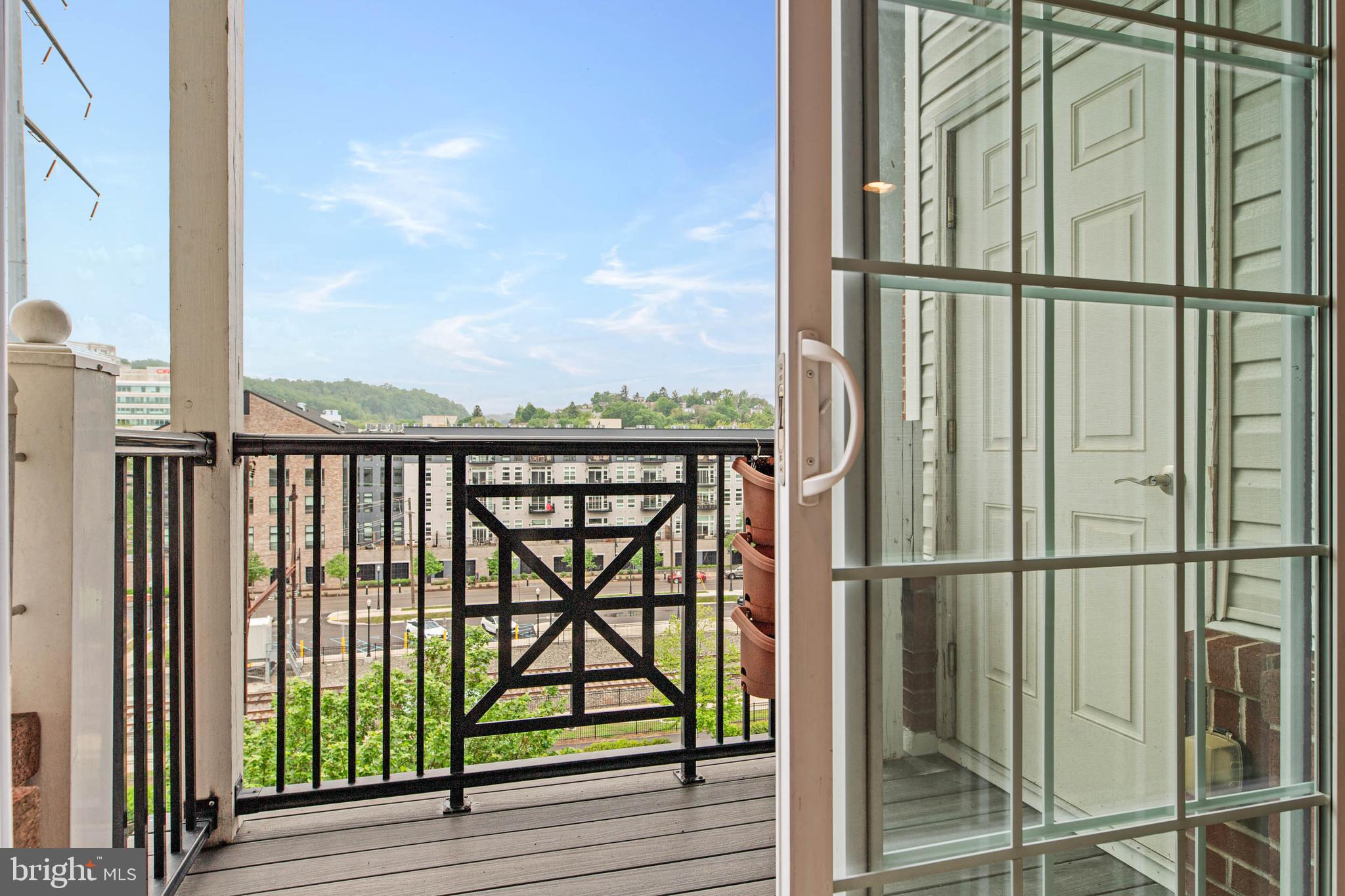 THE GRANDE AT RIVERVIEW - Residential