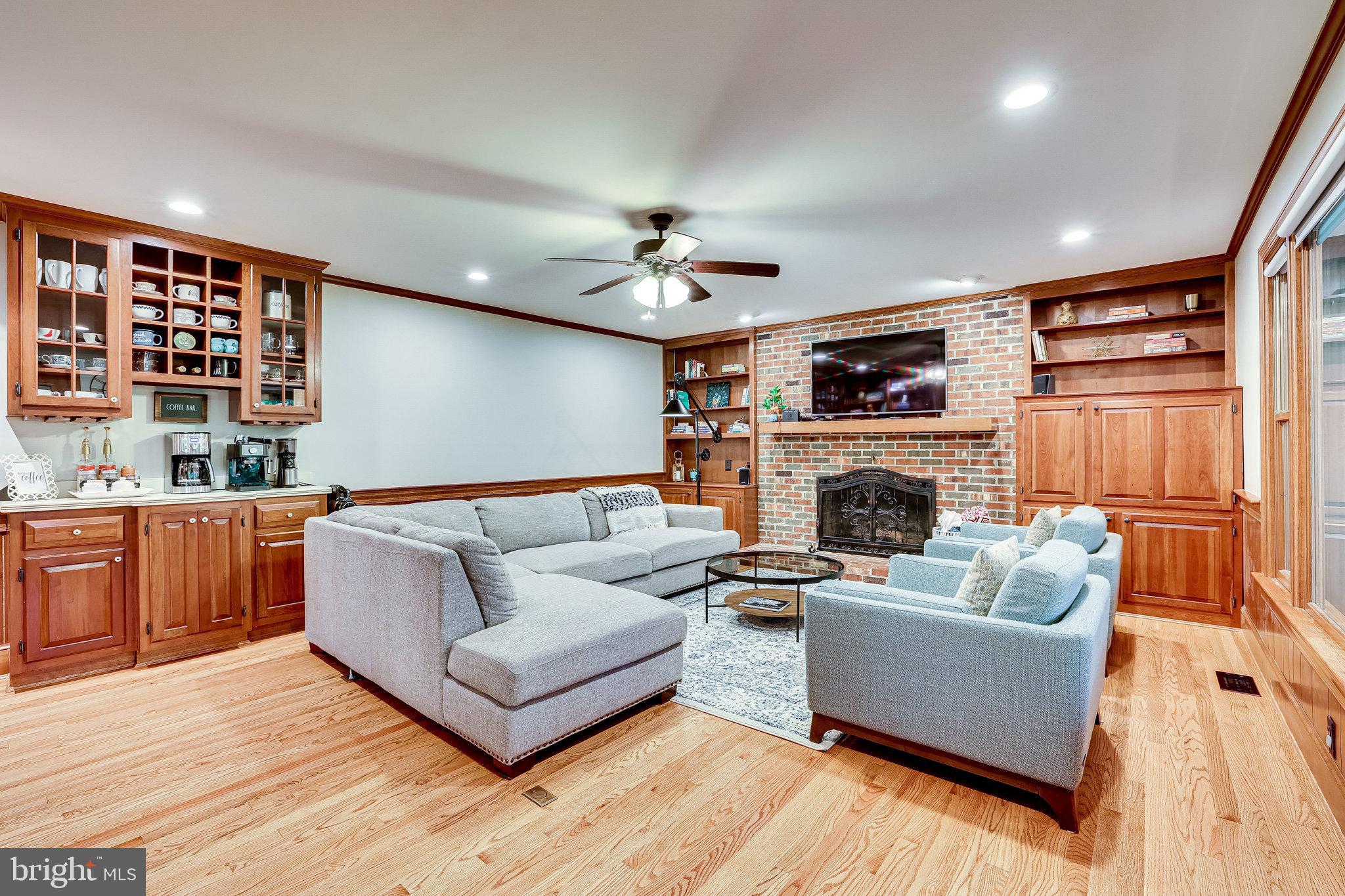 OWENS WOOD - Residential Lease