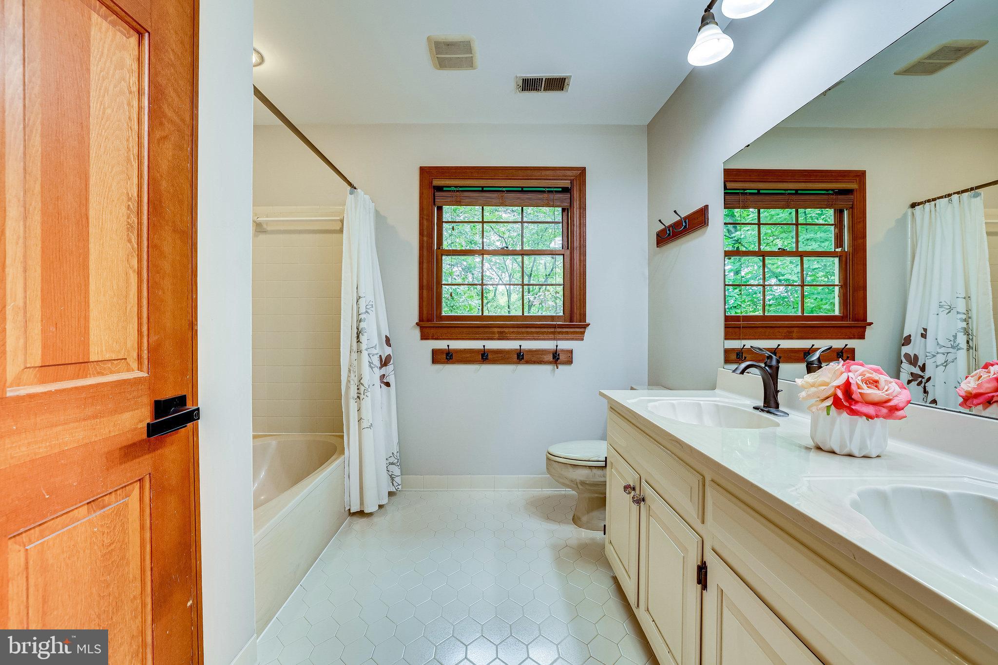 OWENS WOOD - Residential Lease