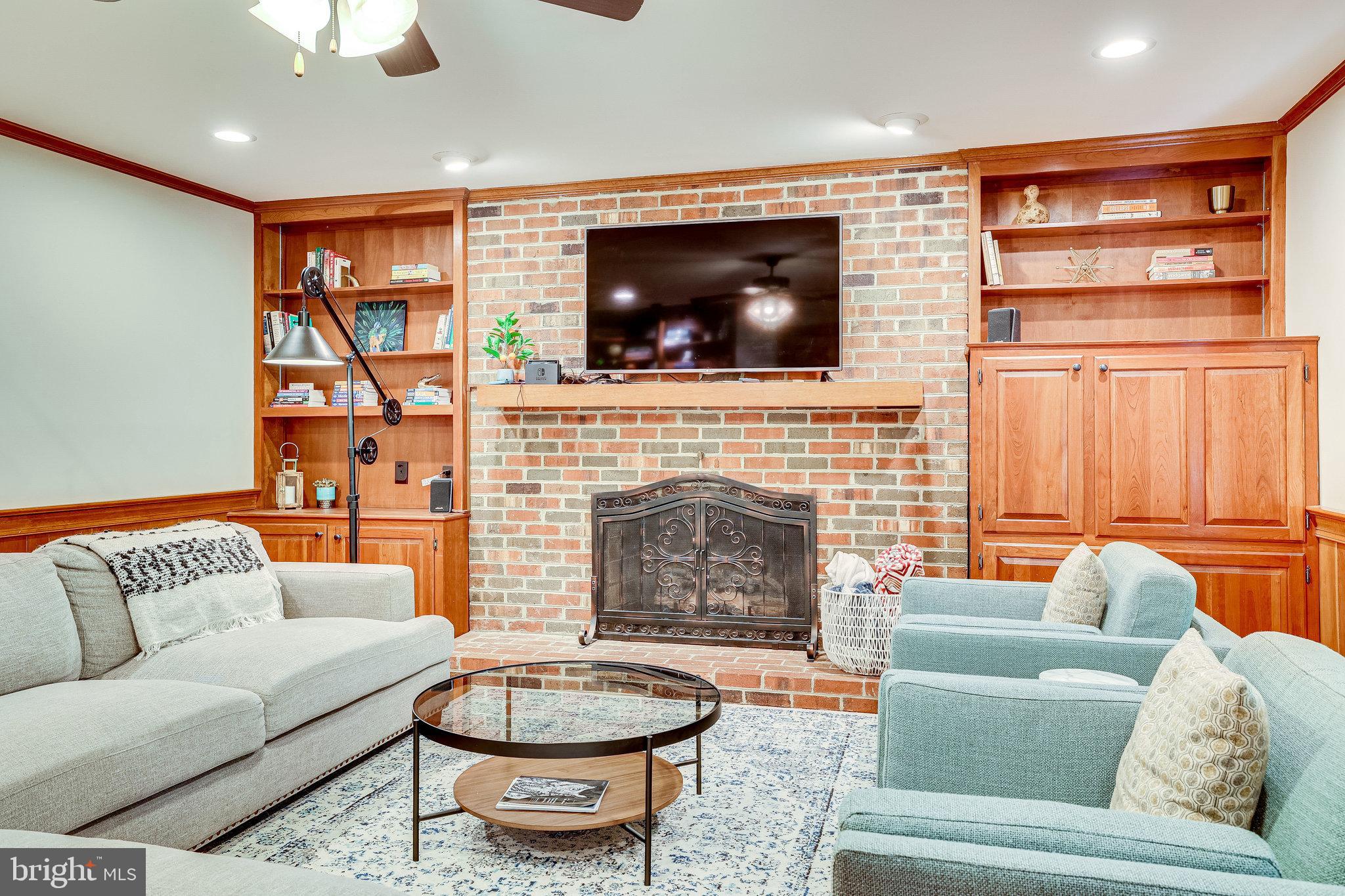 OWENS WOOD - Residential Lease