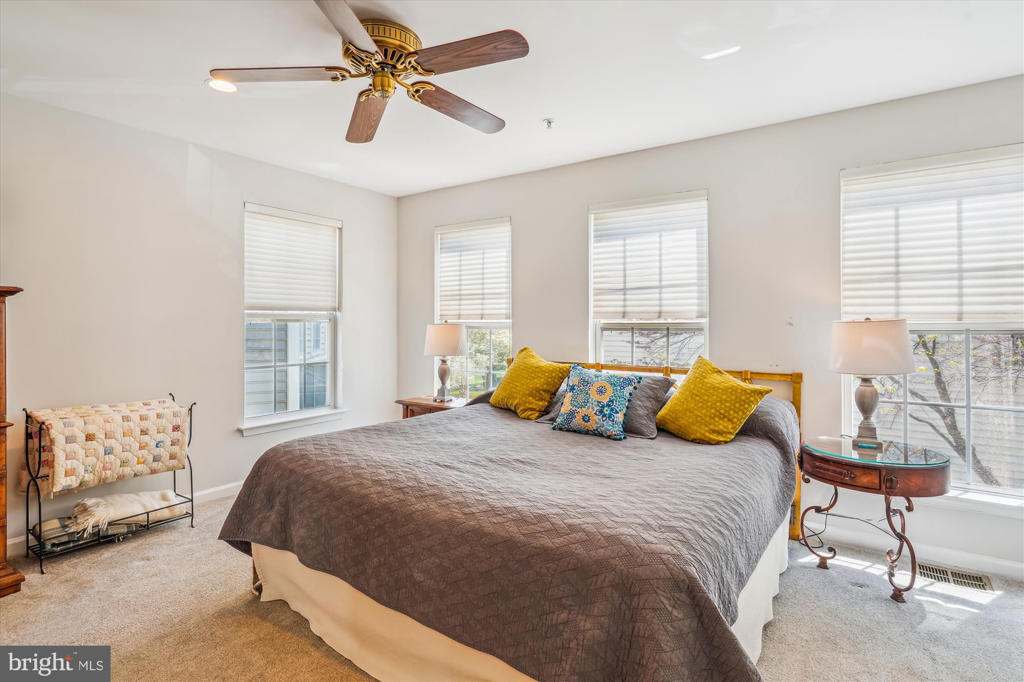 LAKELANDS - Residential