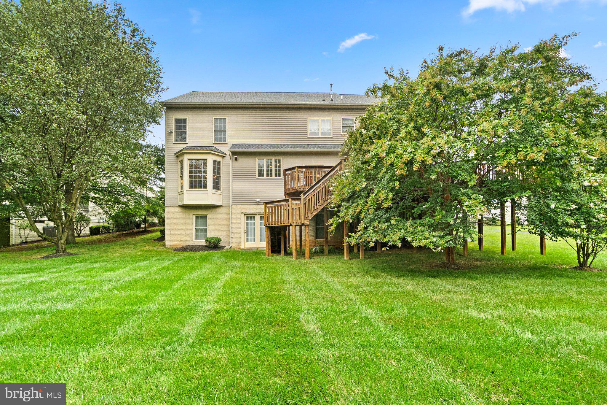 WILLOWS OF POTOMAC - Residential