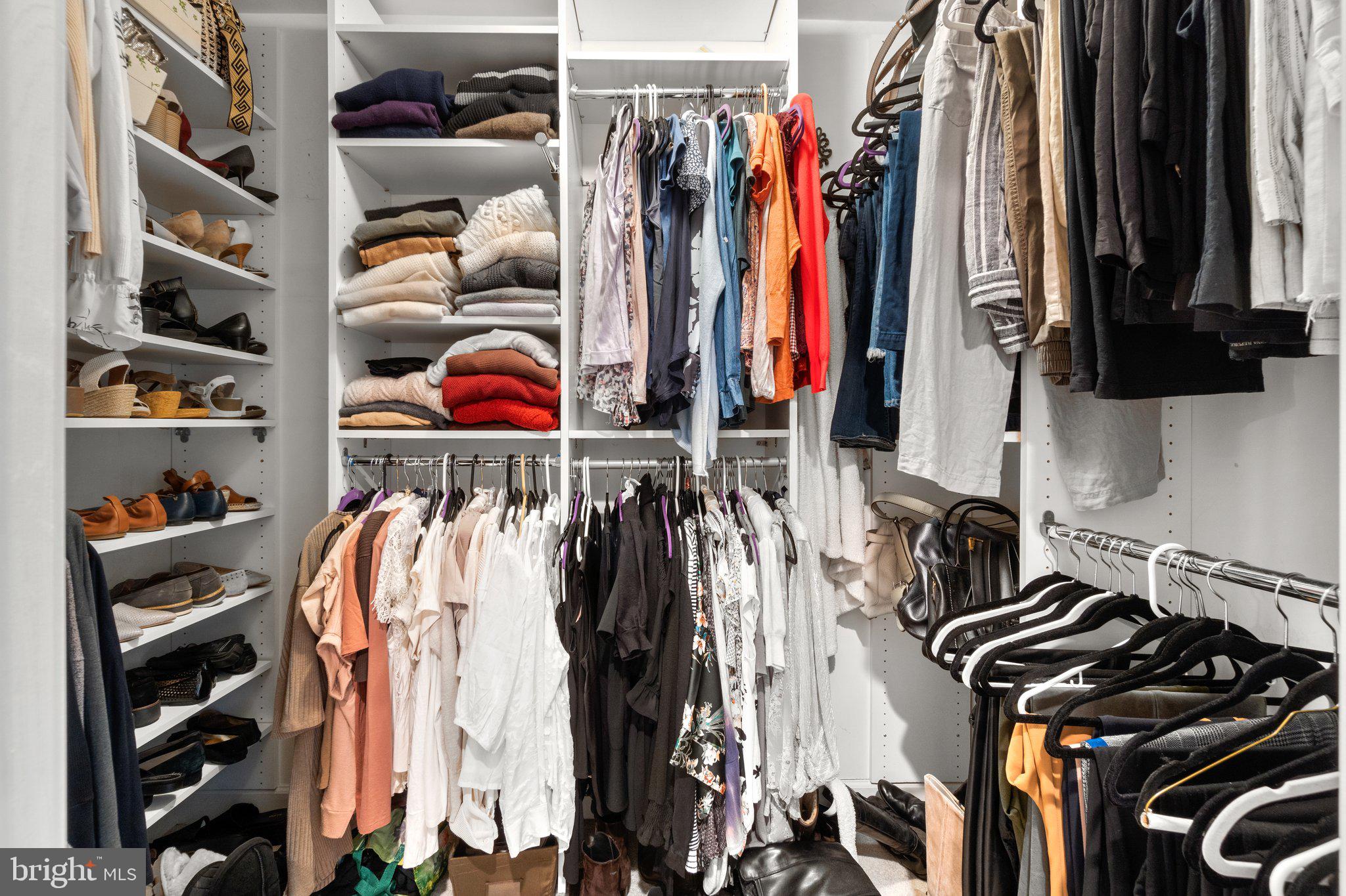 WILLOWS OF POTOMAC - Residential