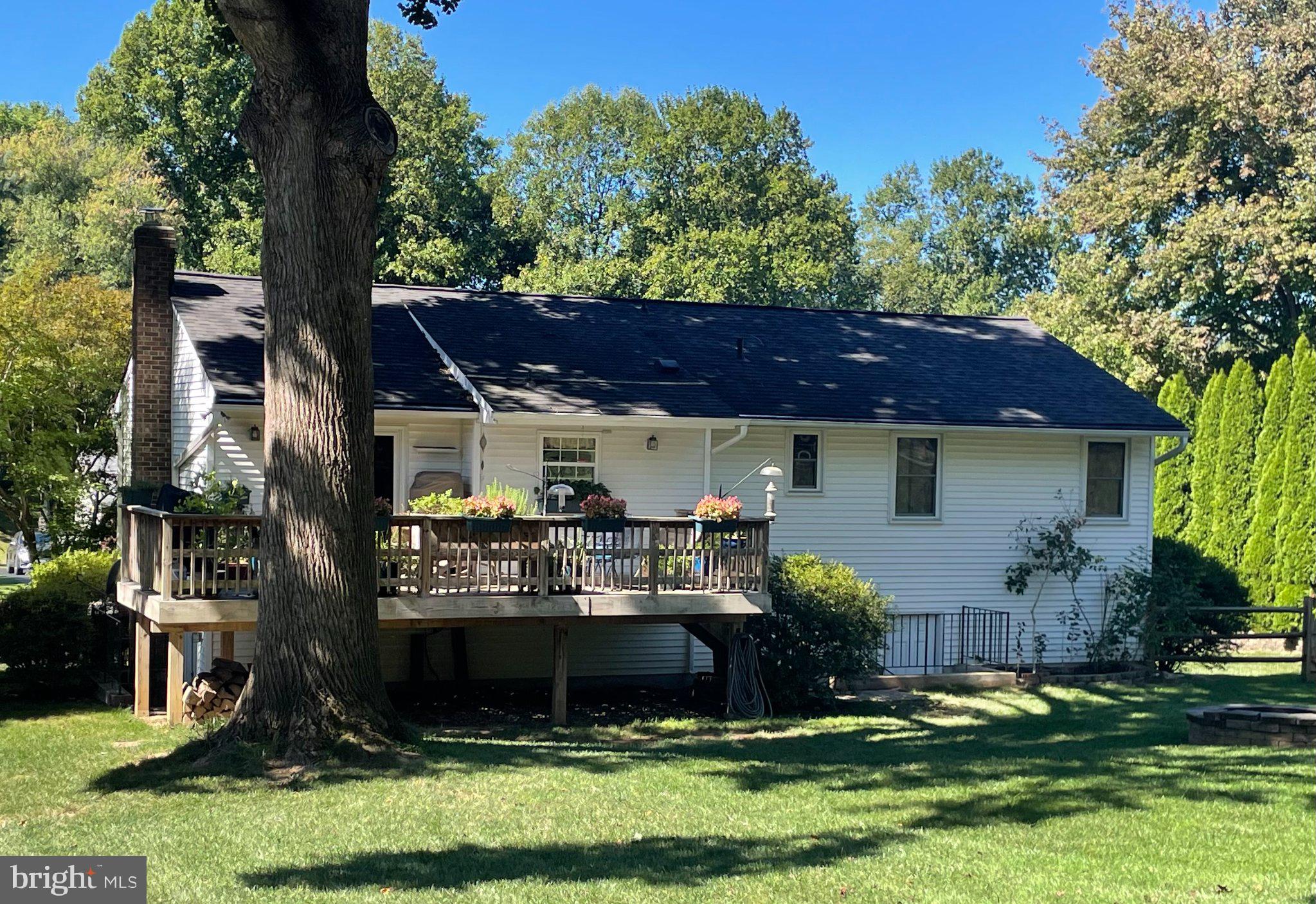 6419 HICKORY LANE