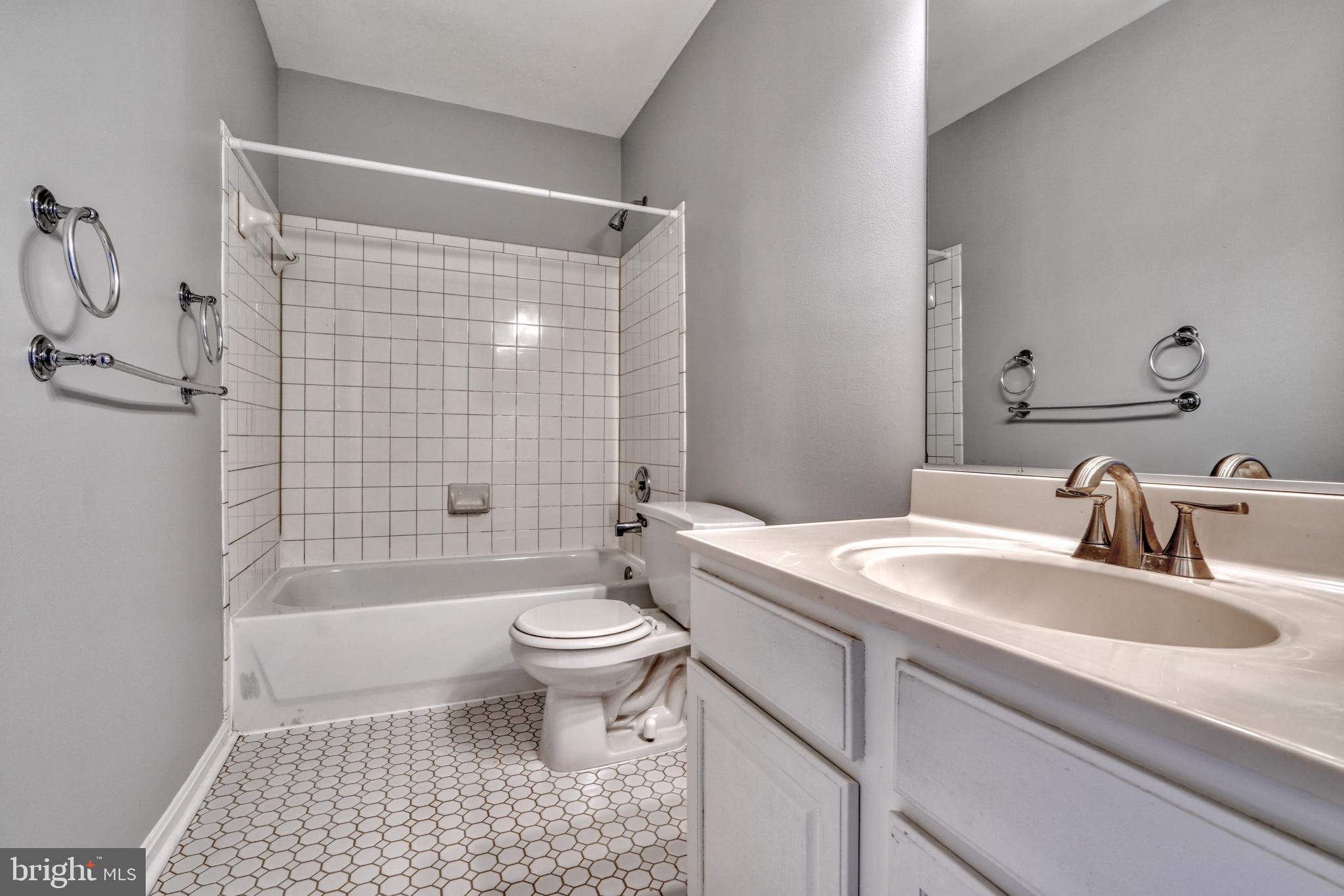 SPICER'S RUN AT BOLTON HILL - Residential Lease