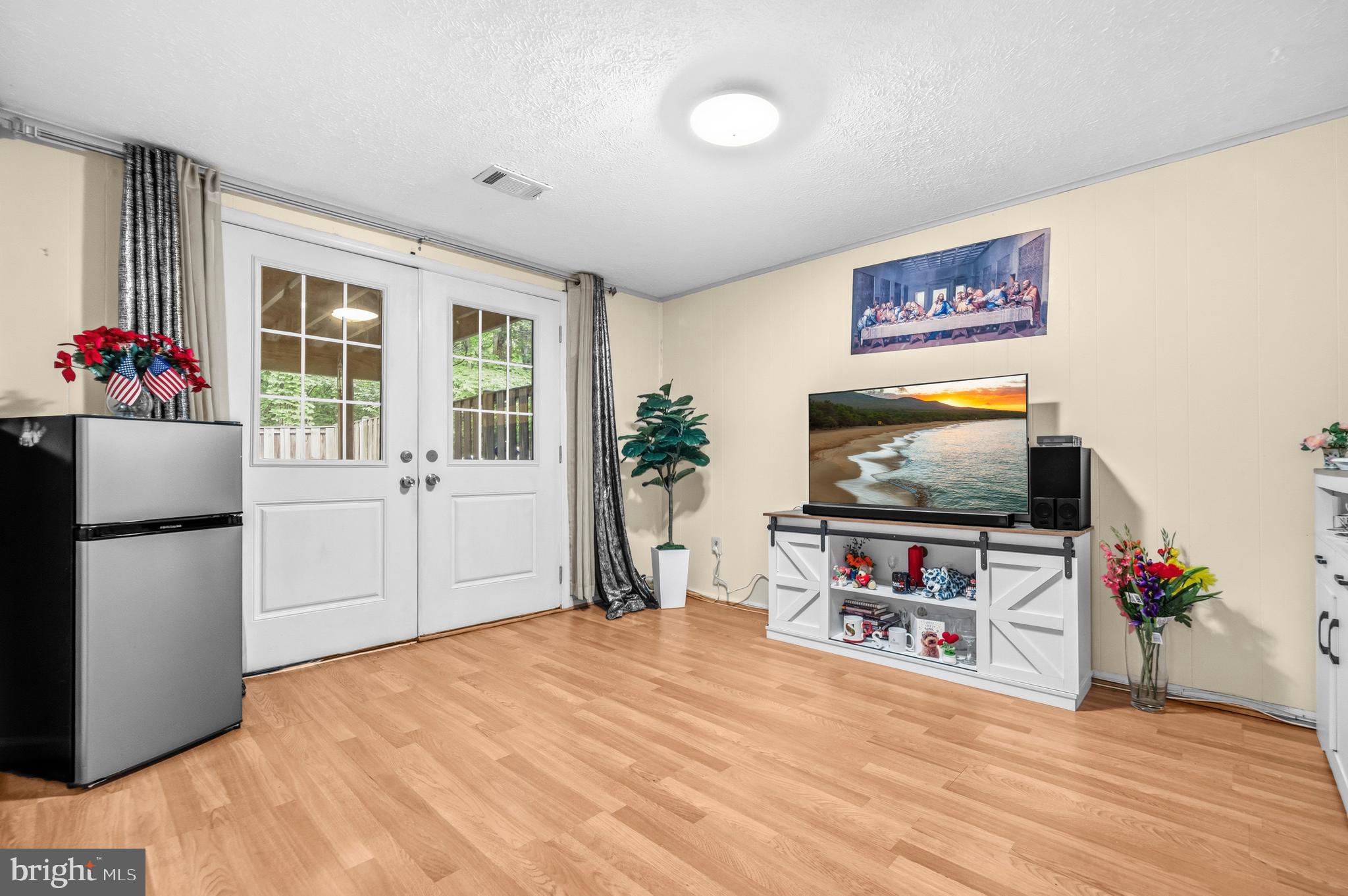 NEWINGTON STATION - Residential