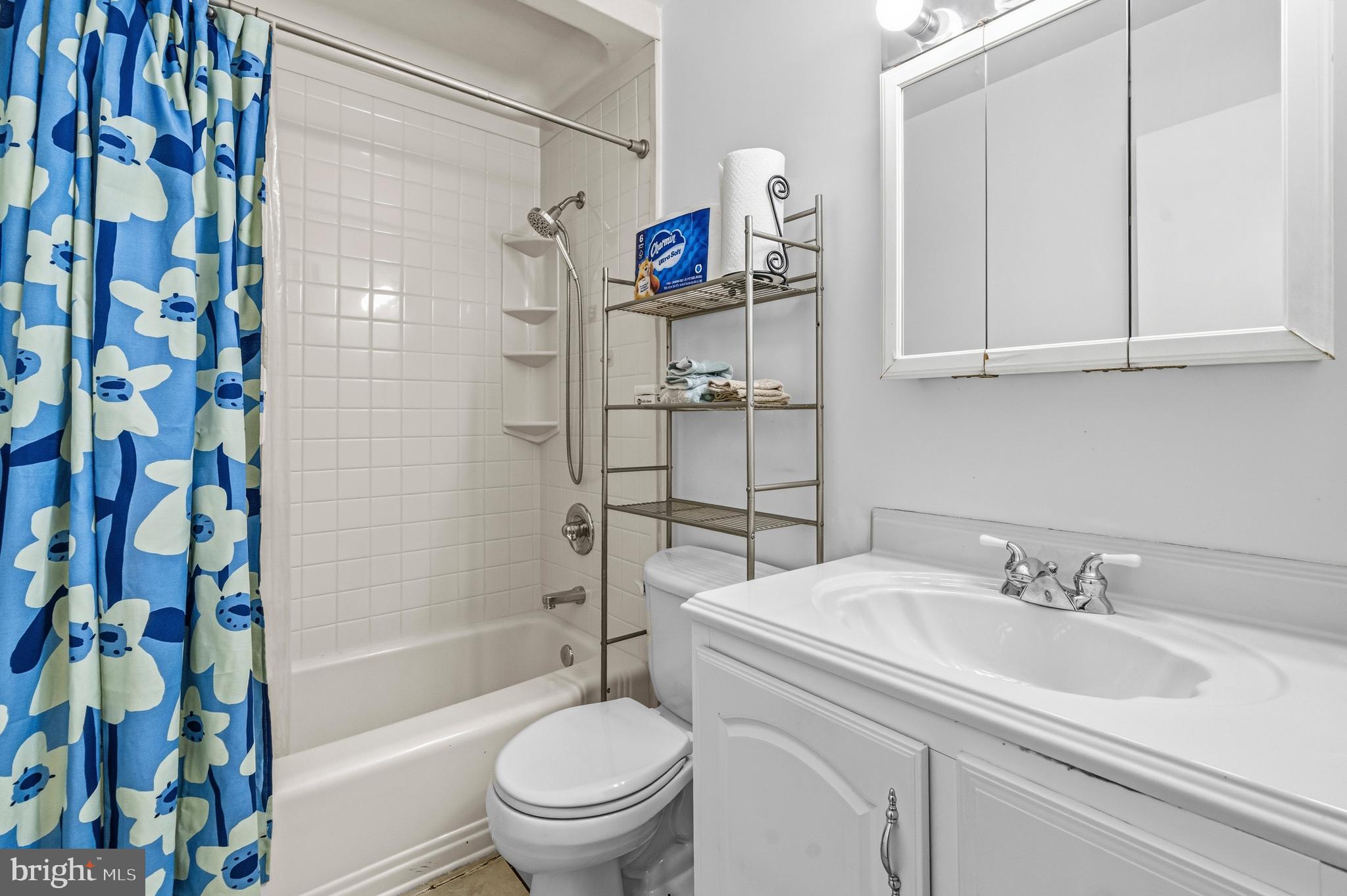 NEWINGTON STATION - Residential
