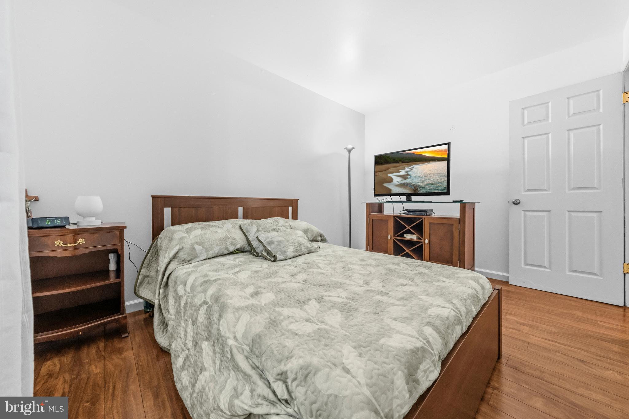 NEWINGTON STATION - Residential