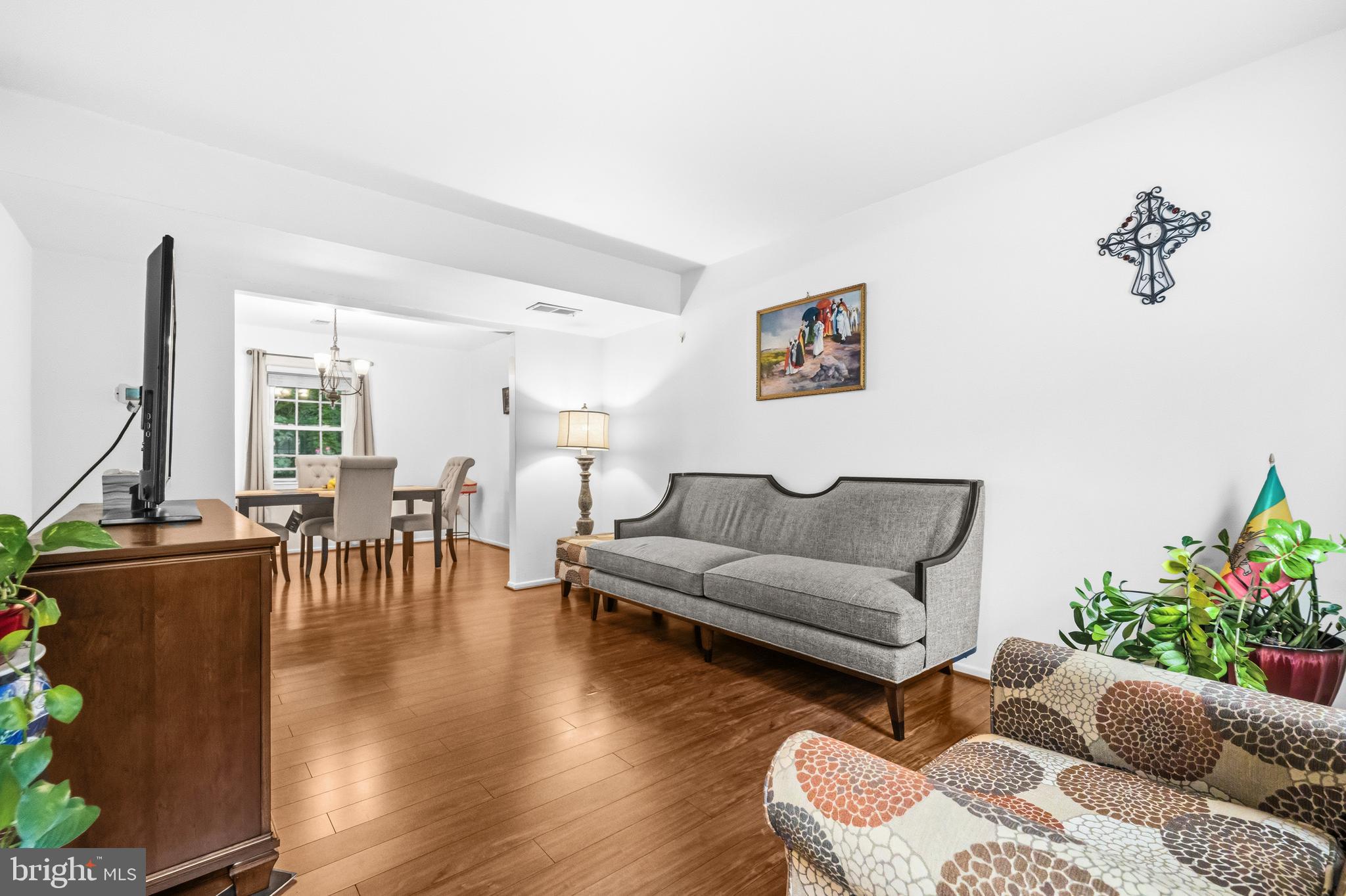 NEWINGTON STATION - Residential