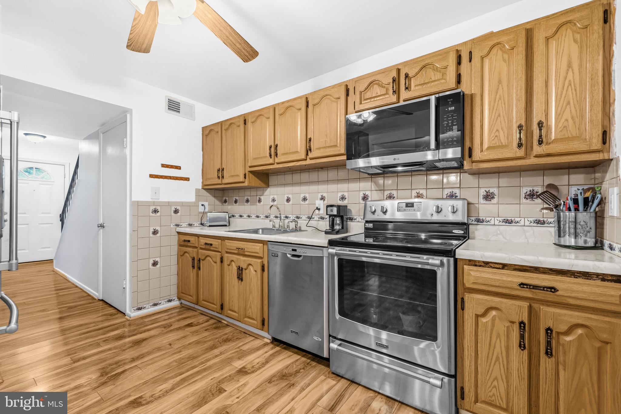 NEWINGTON STATION - Residential