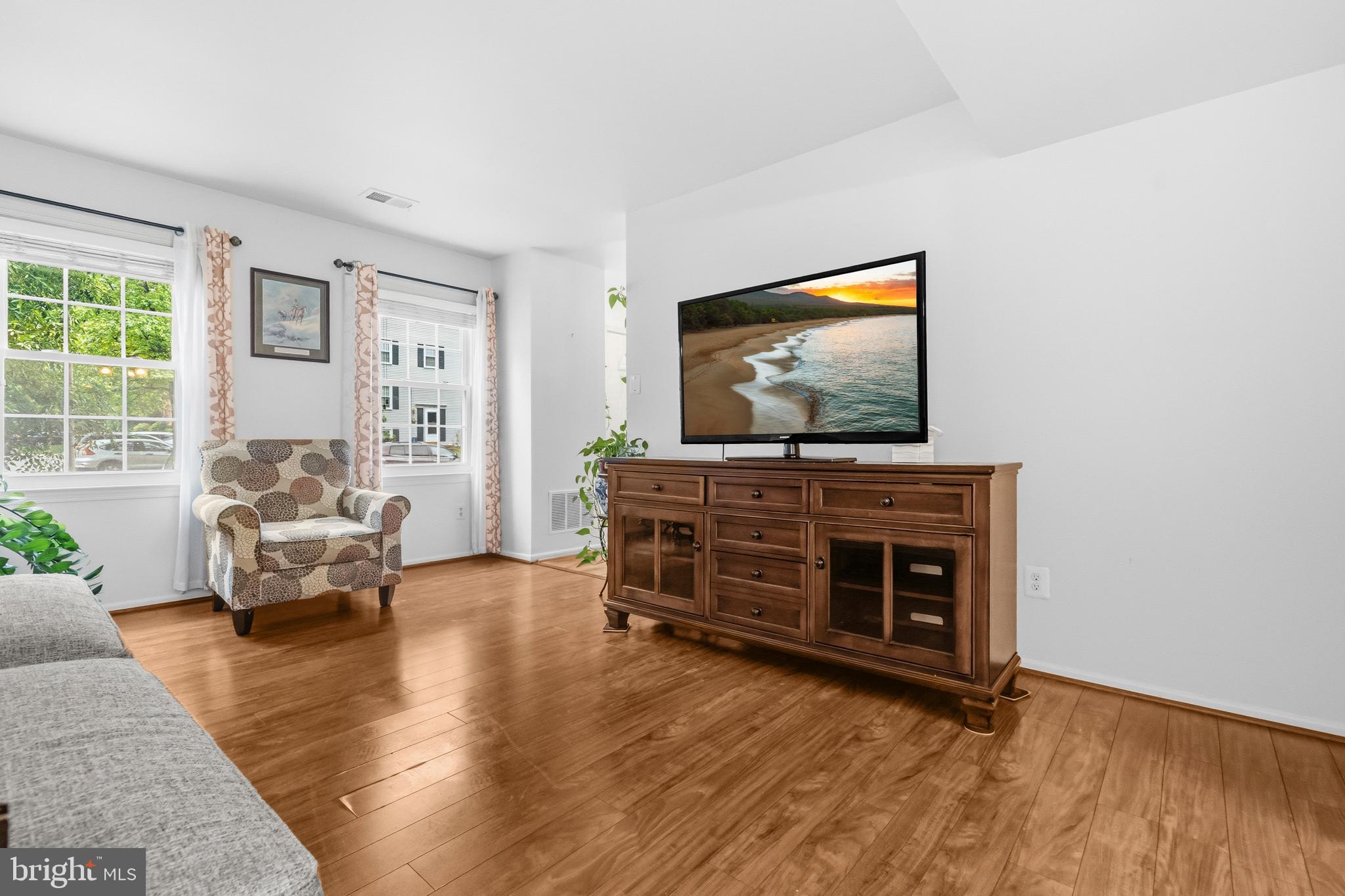 NEWINGTON STATION - Residential