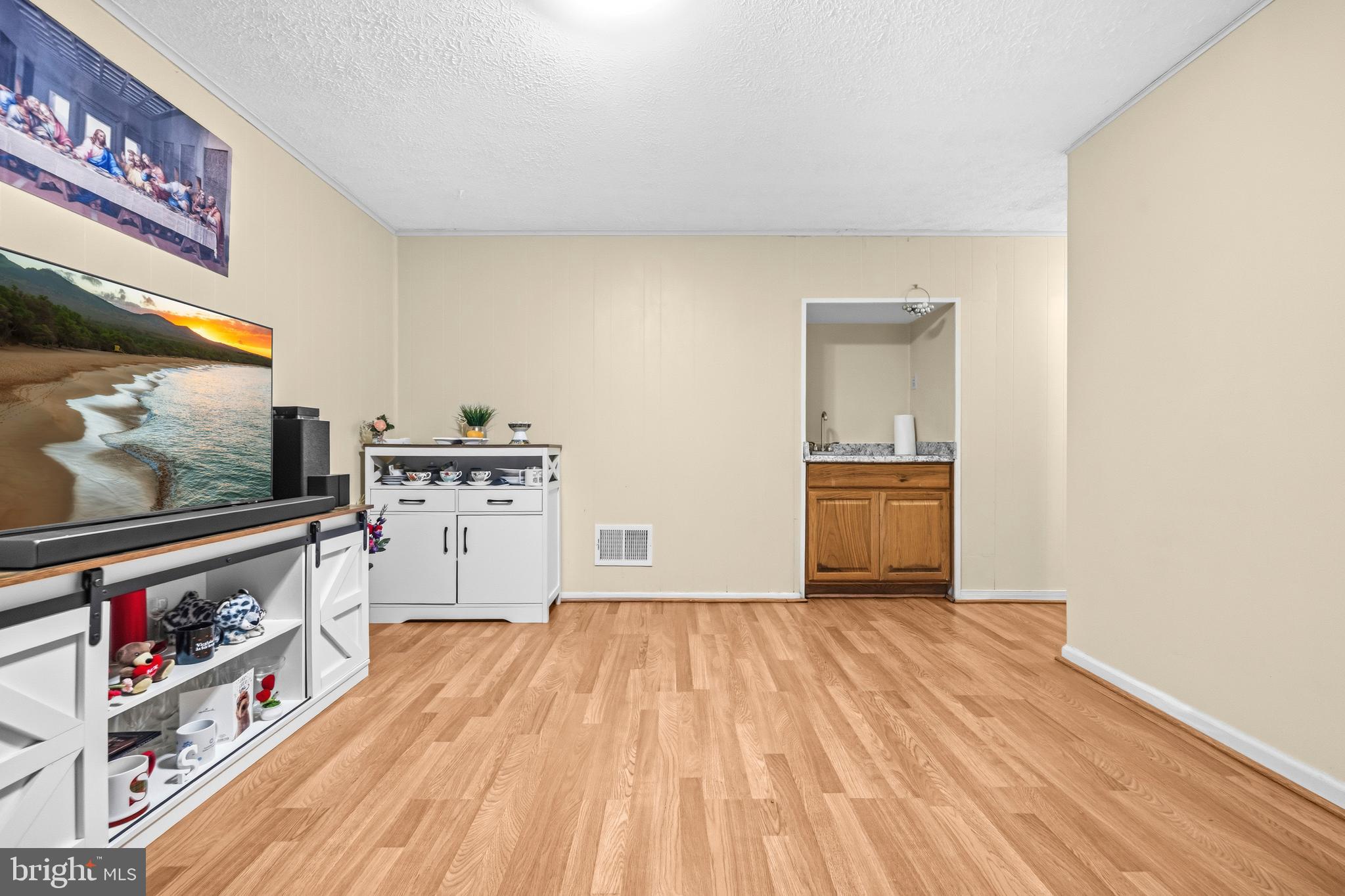 NEWINGTON STATION - Residential