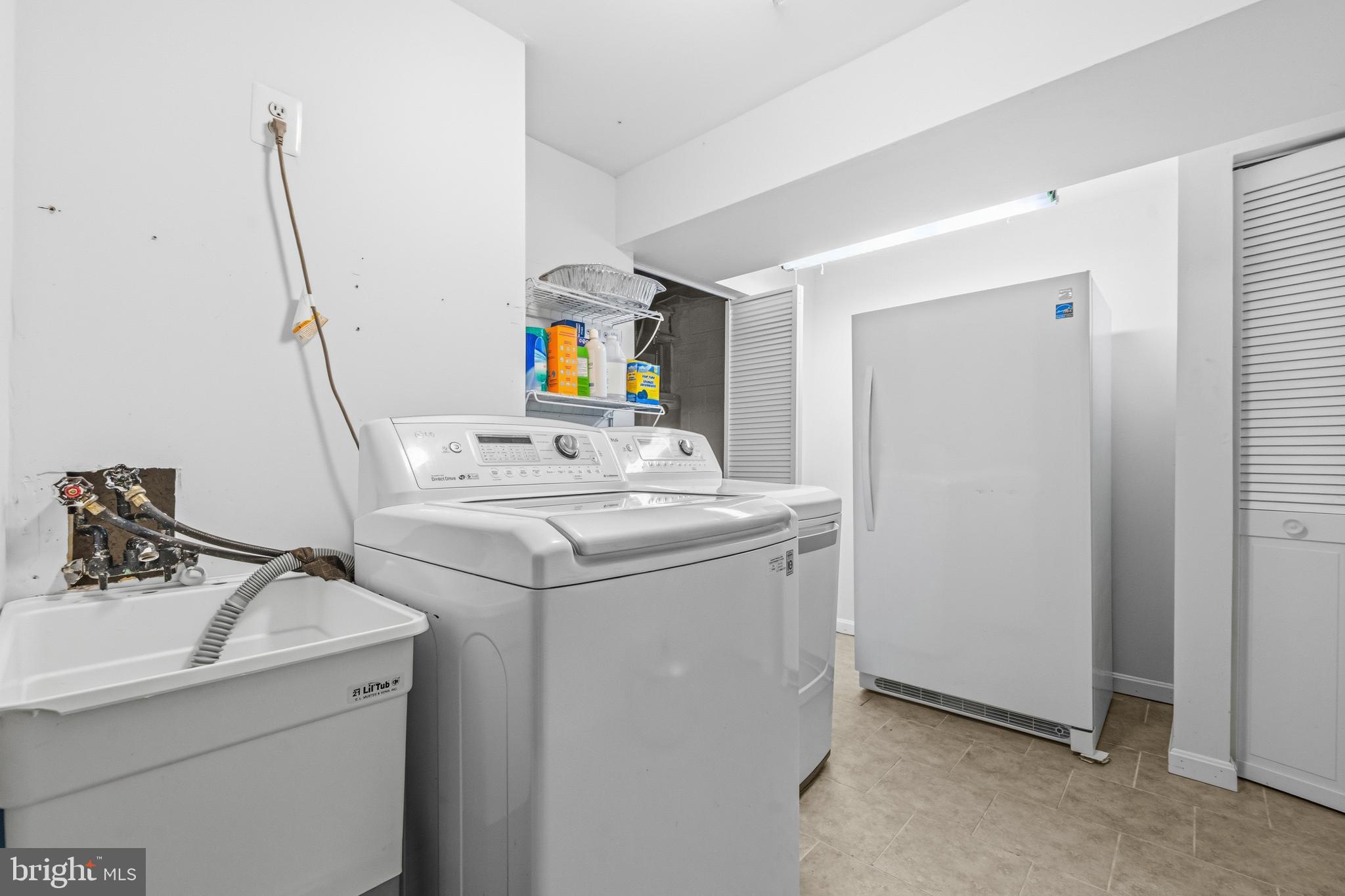 NEWINGTON STATION - Residential