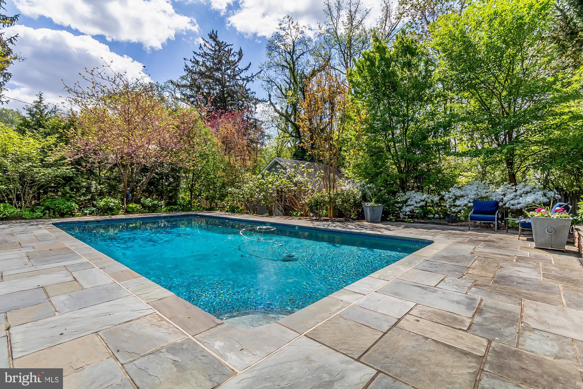 ROLAND PARK - Residential