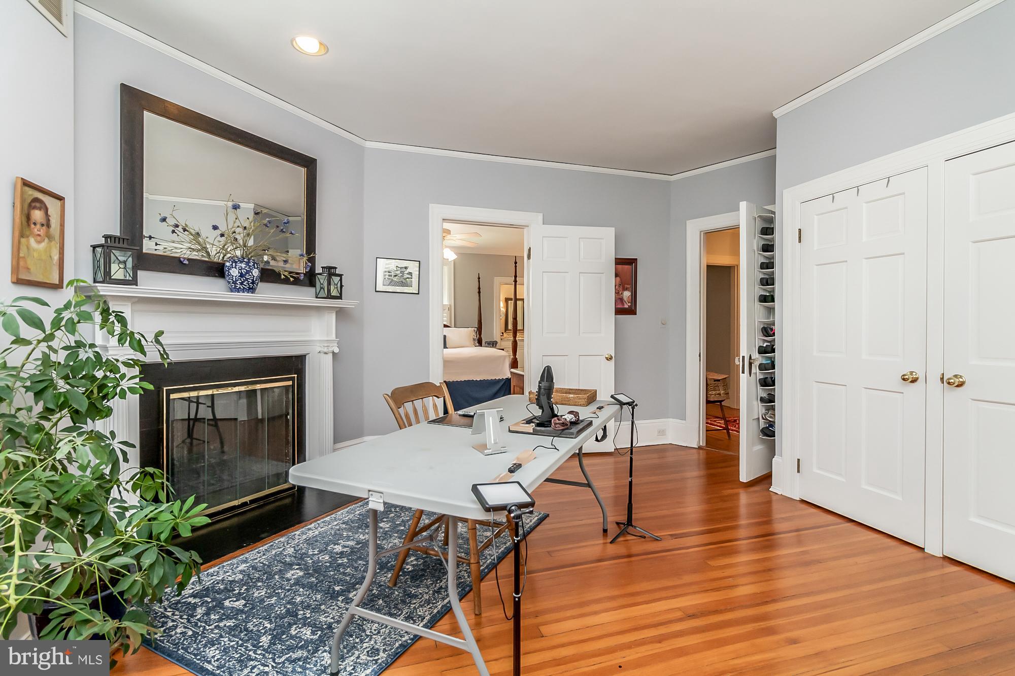 ROLAND PARK - Residential