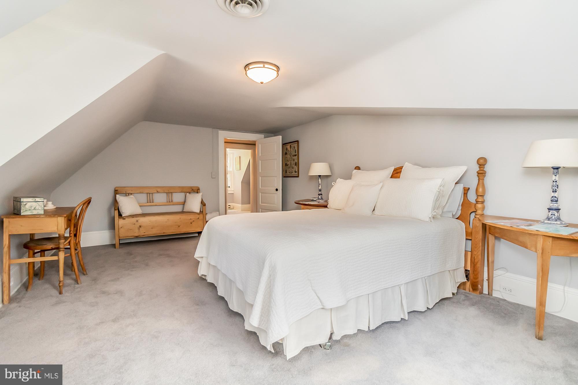 ROLAND PARK - Residential