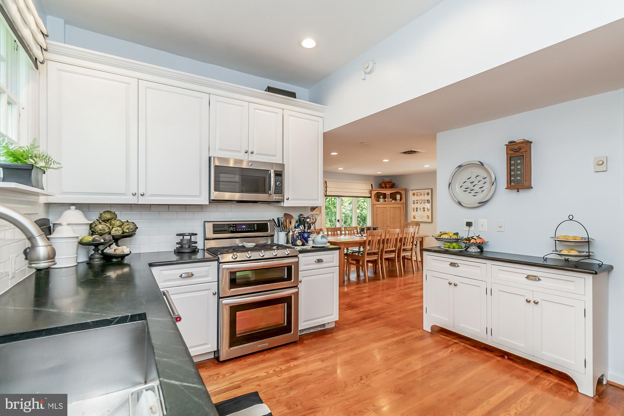 ROLAND PARK - Residential