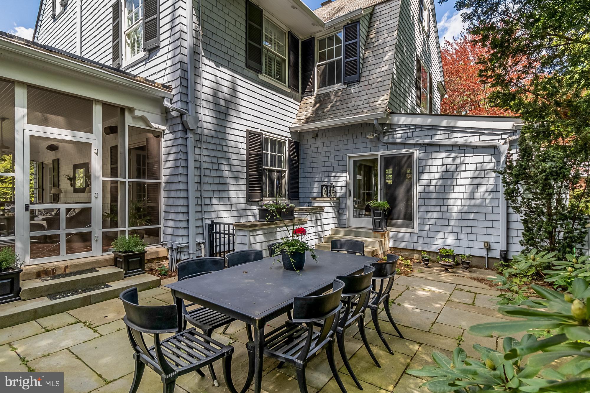 ROLAND PARK - Residential