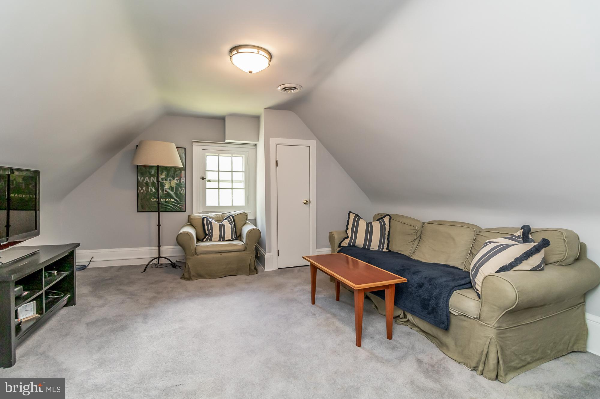 ROLAND PARK - Residential