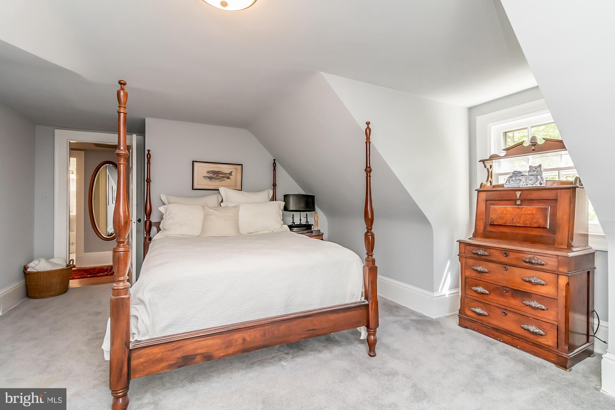 ROLAND PARK - Residential