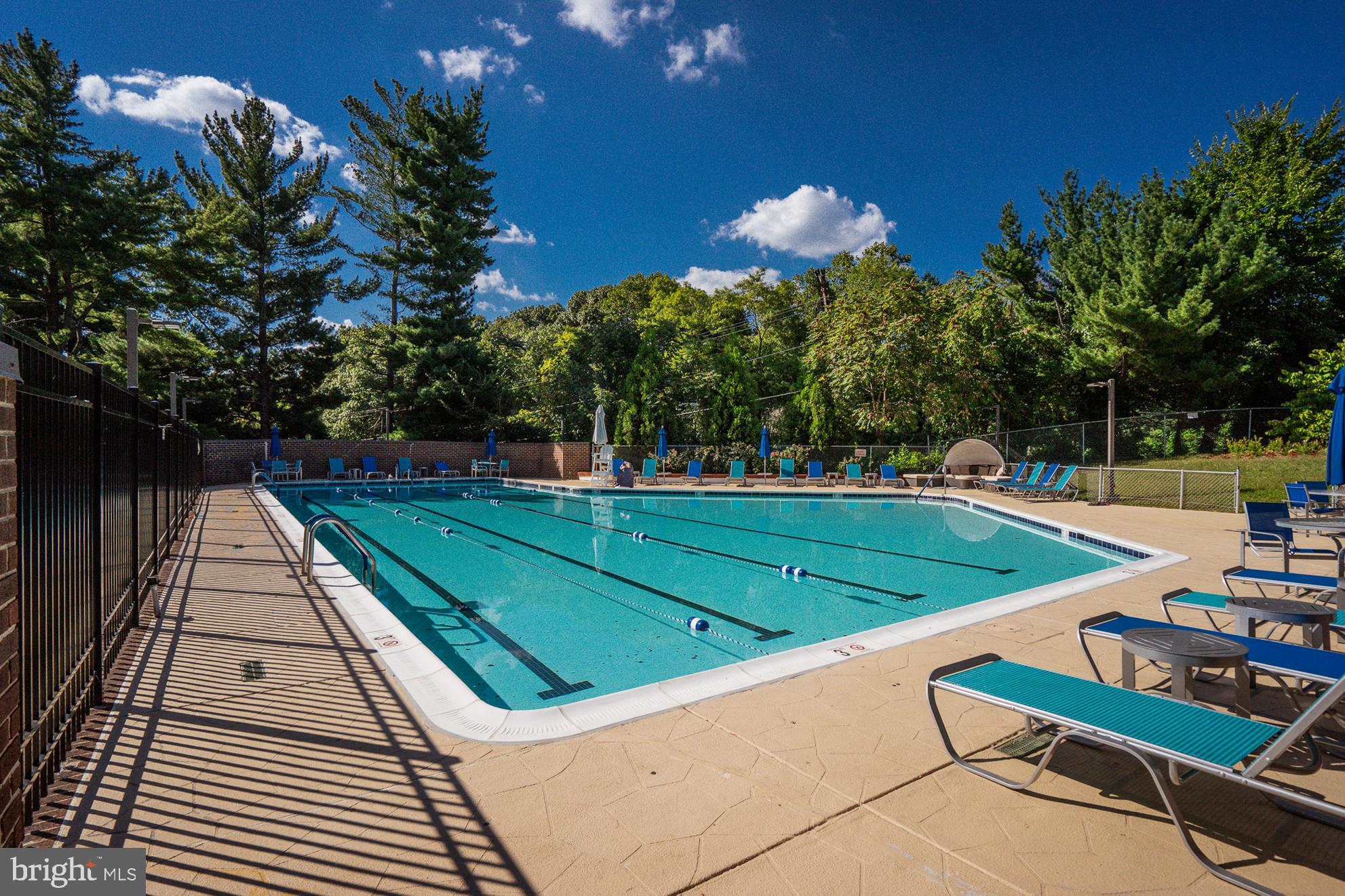 LAKESIDE PLAZA - Residential Lease