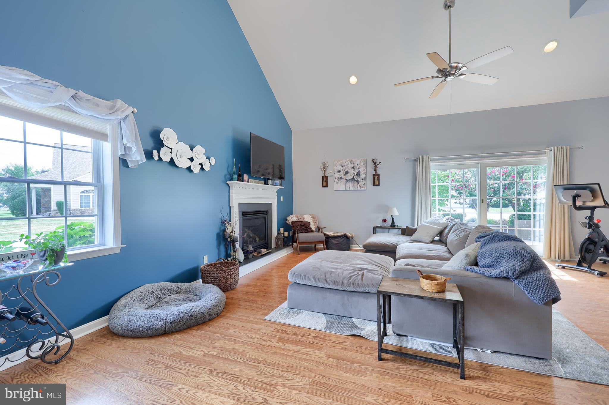 2906 HALSTEAD LANE