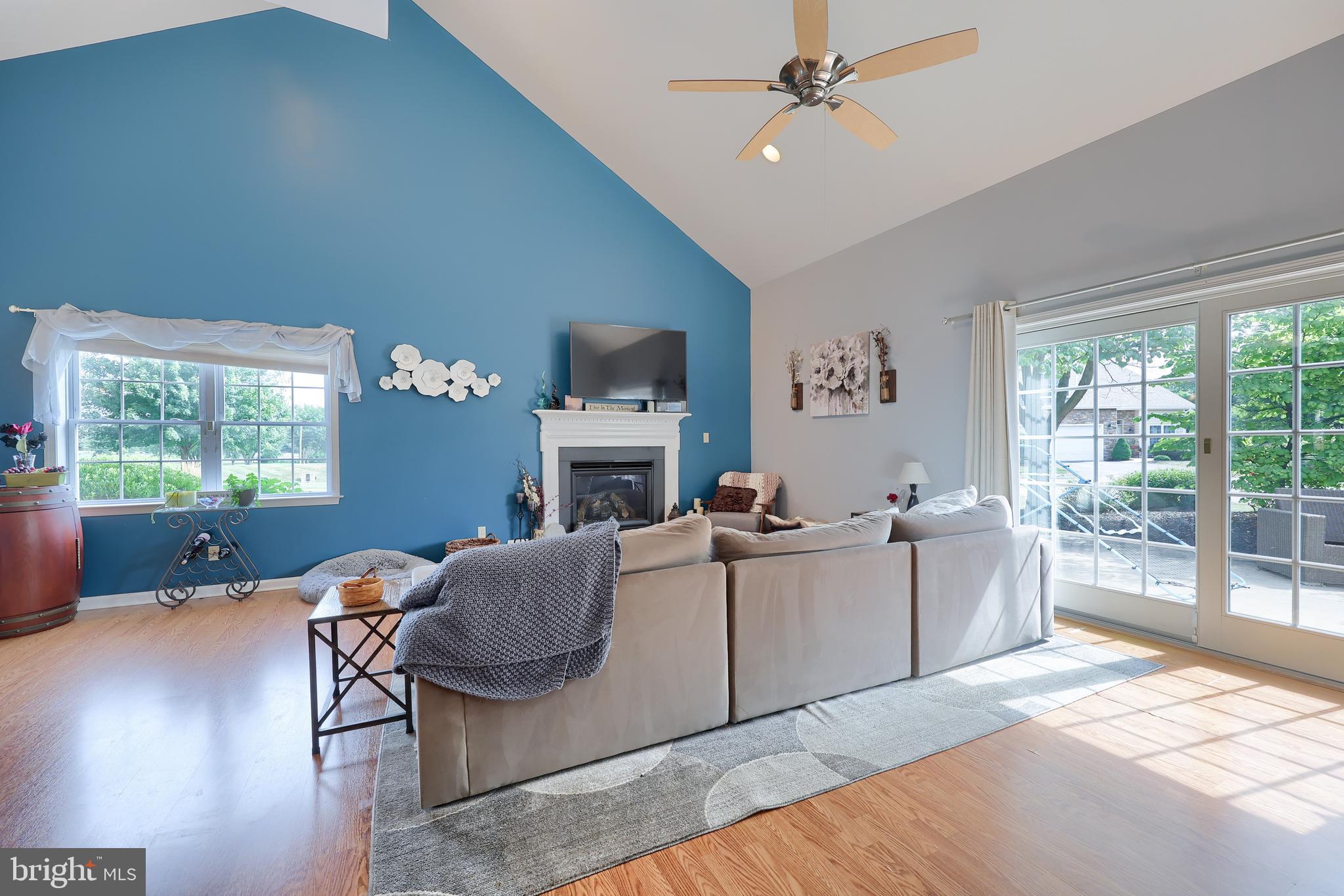2906 HALSTEAD LANE