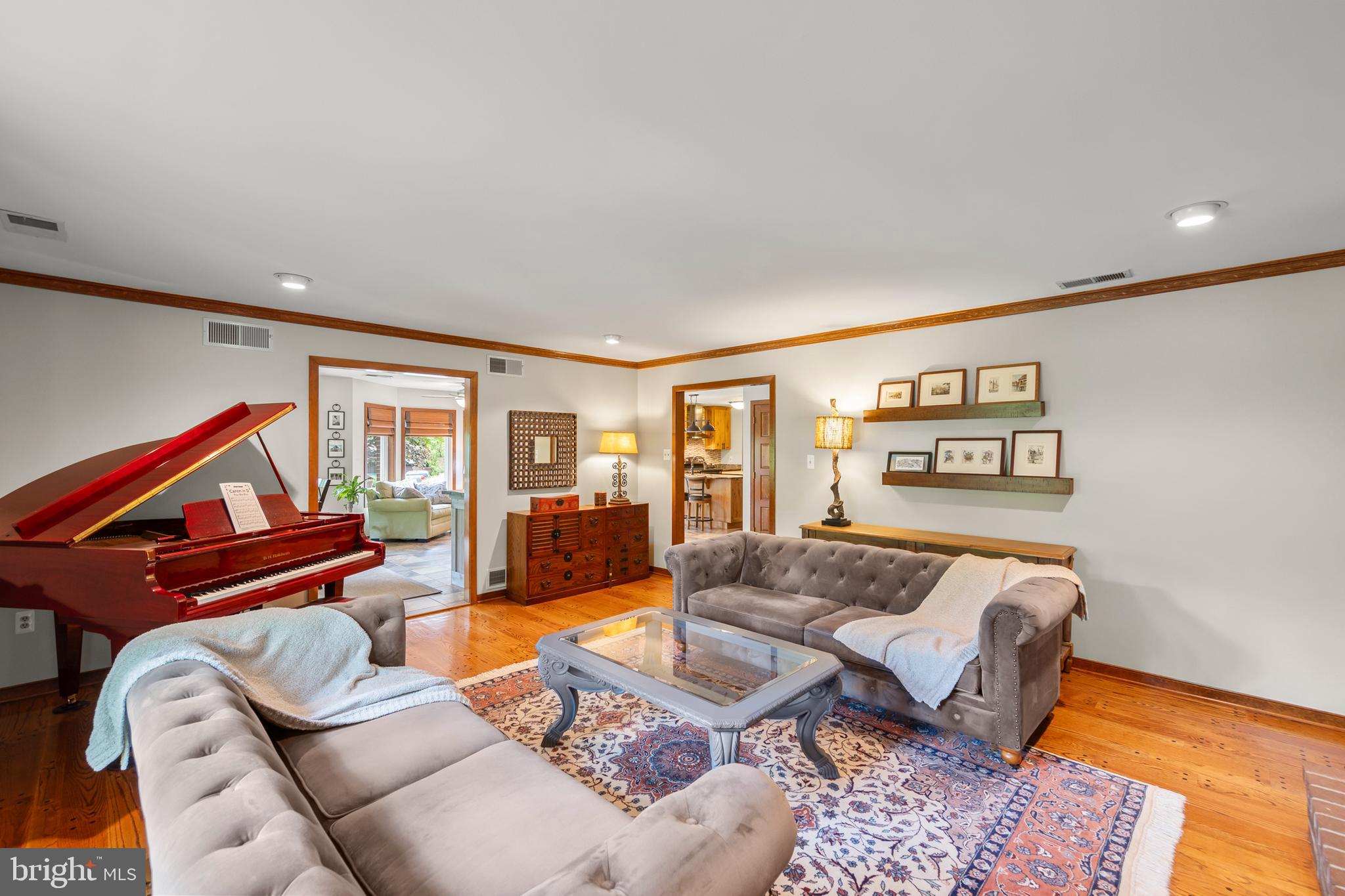 1134 LAKEVIEW DRIVE