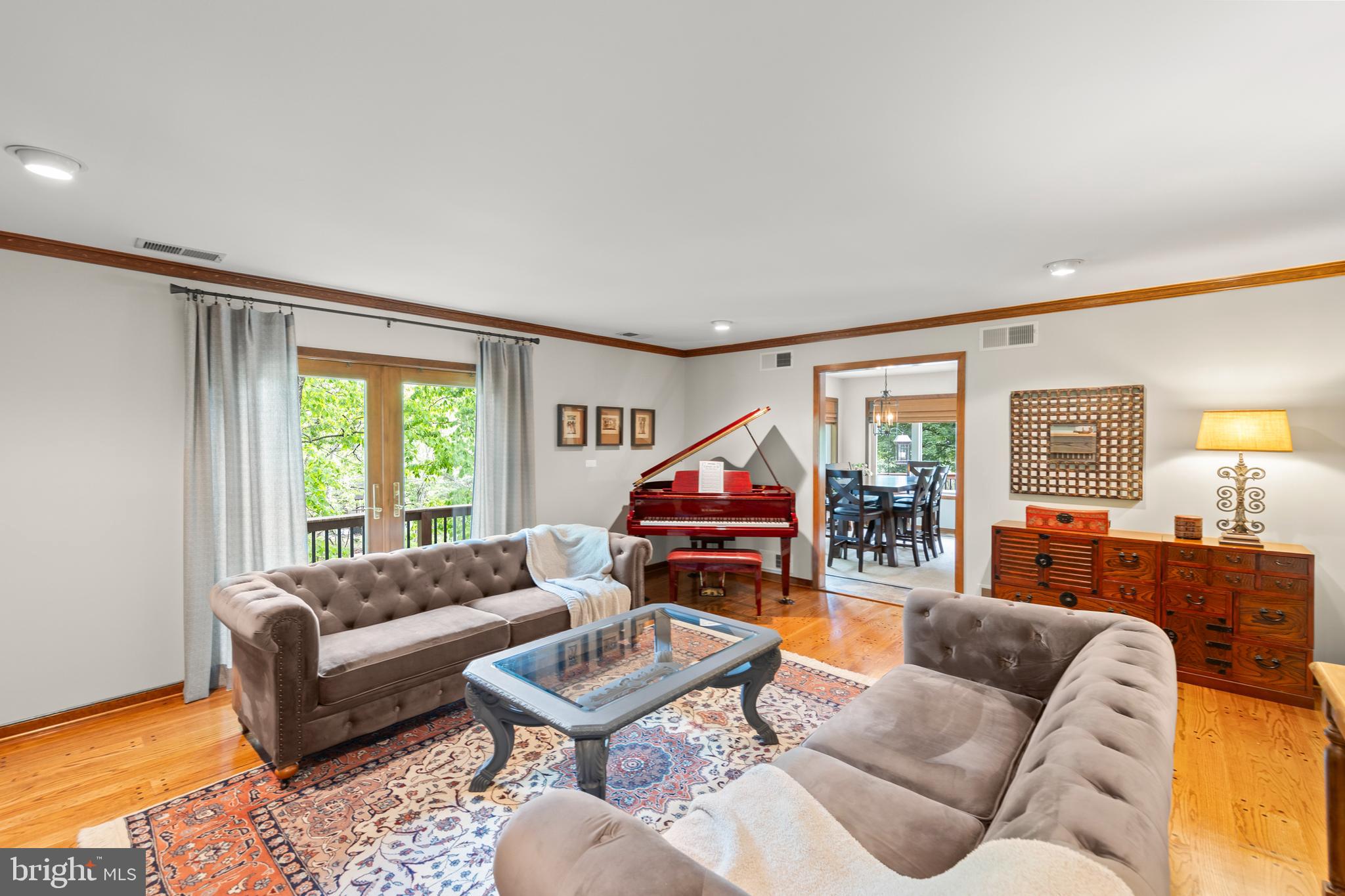1134 LAKEVIEW DRIVE
