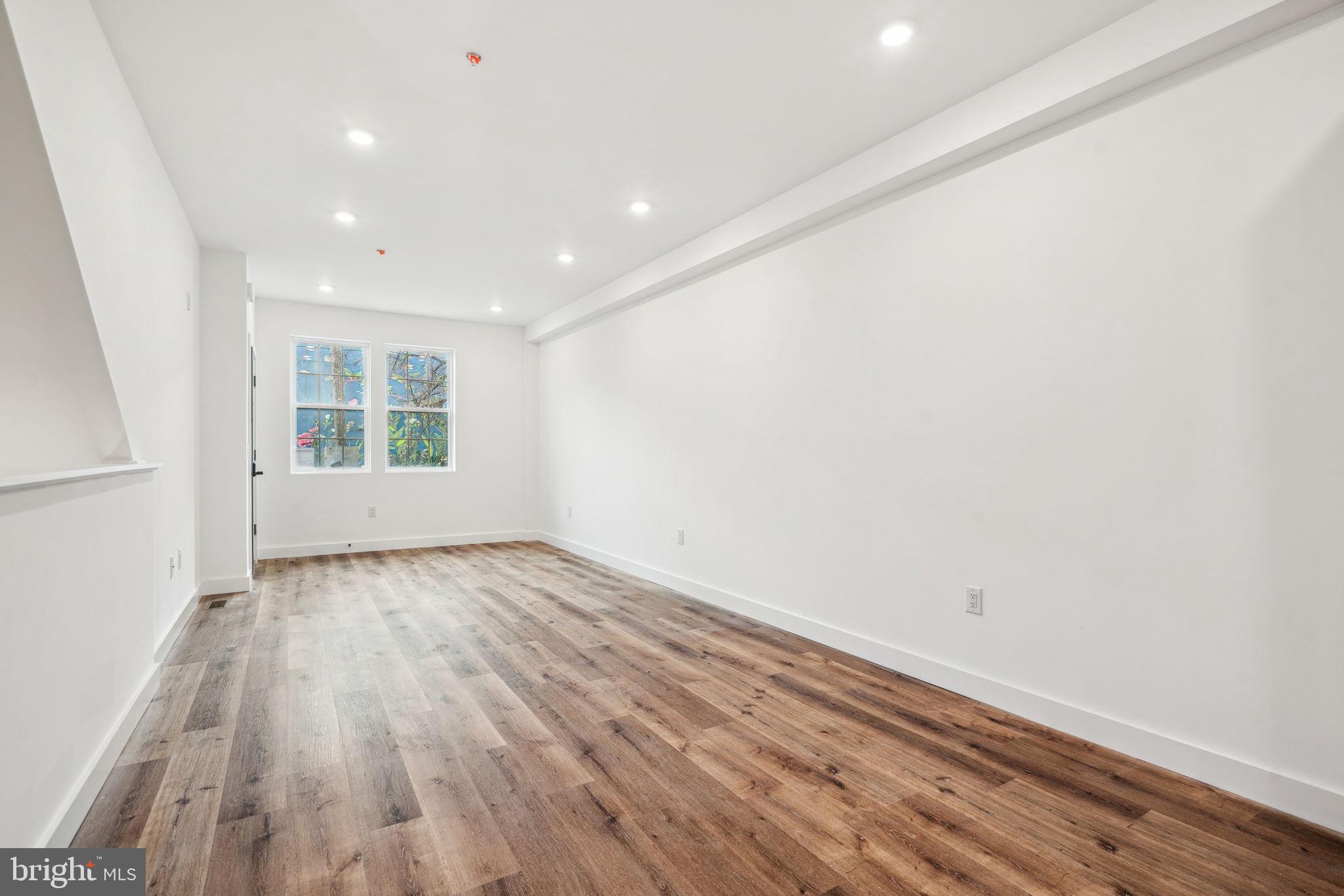 MANTUA - Residential Lease