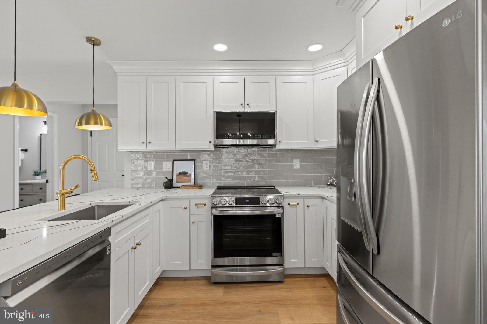 YARDLEY RUN - Residential