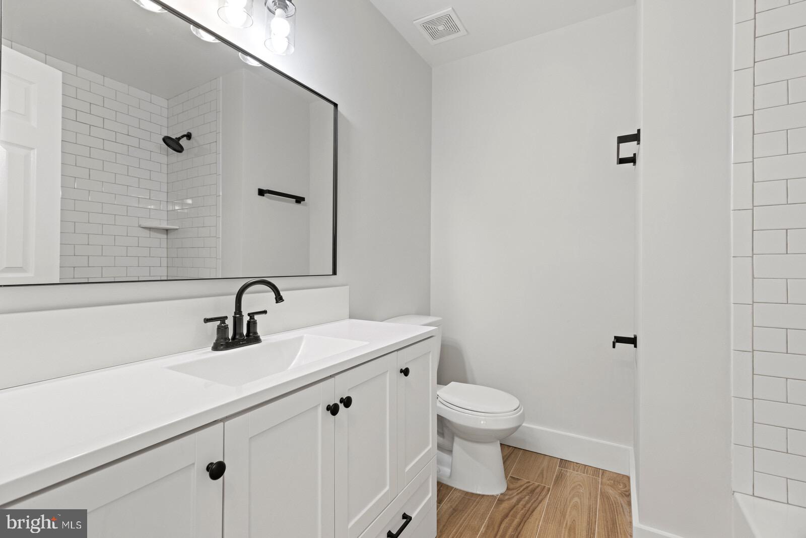 YARDLEY RUN - Residential