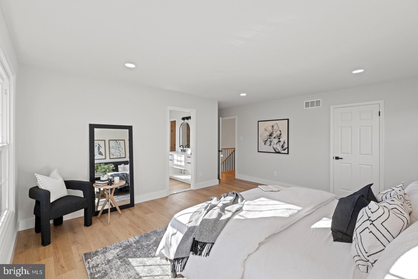 YARDLEY RUN - Residential