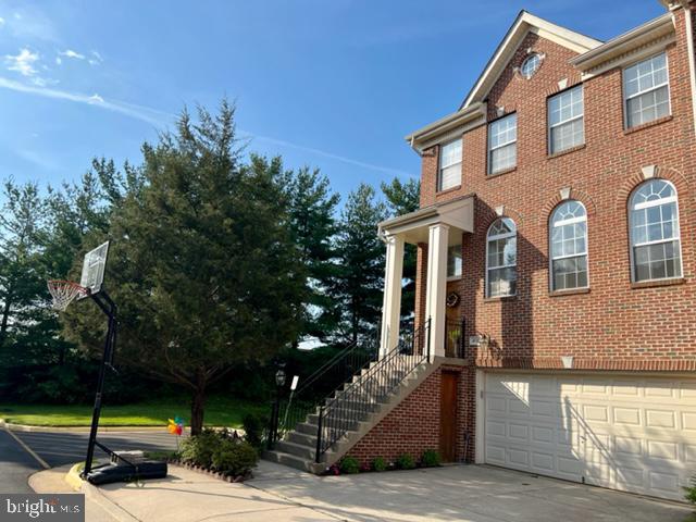 ROCKLAND VILLAGE - Residential