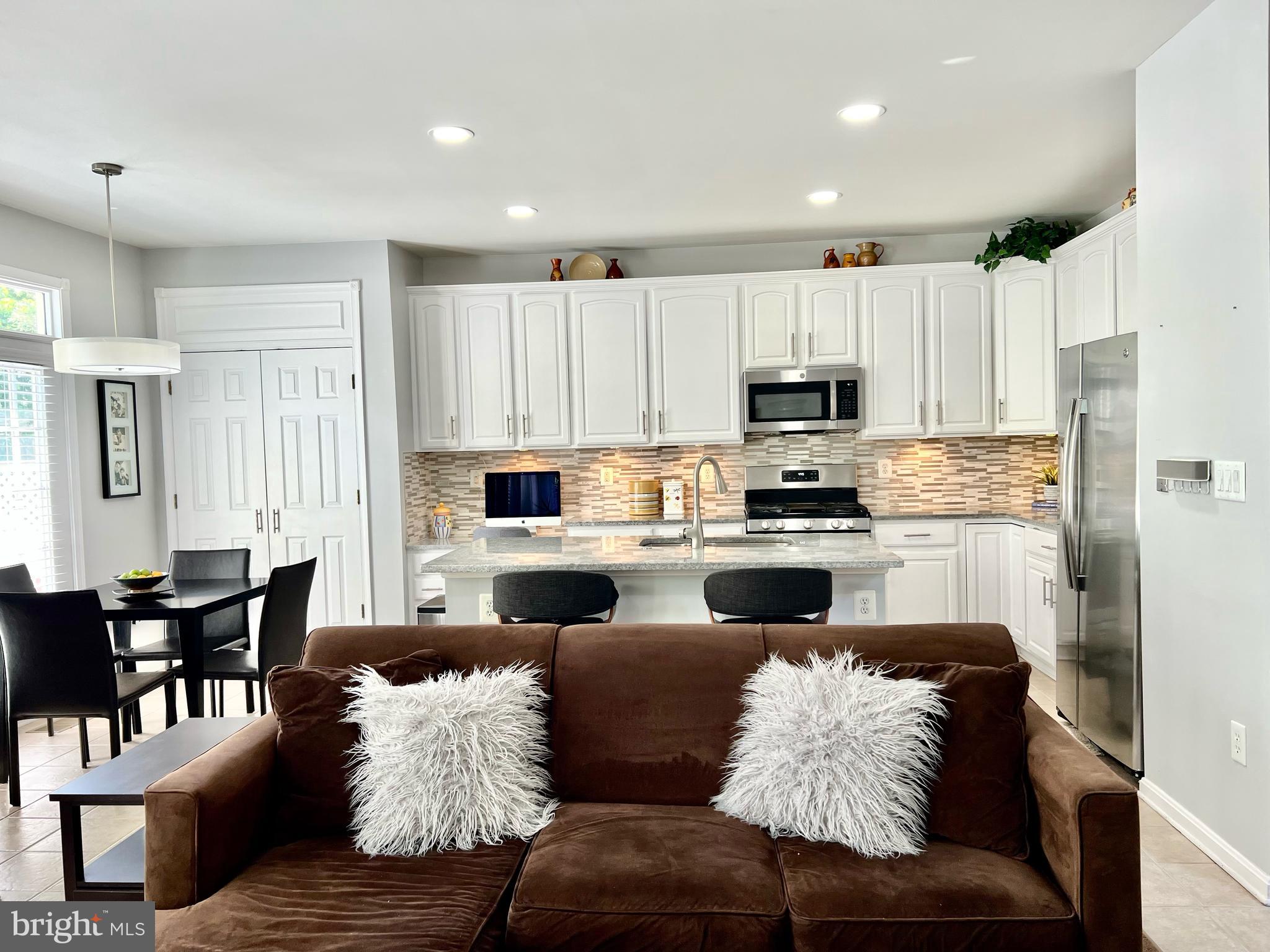 ROCKLAND VILLAGE - Residential