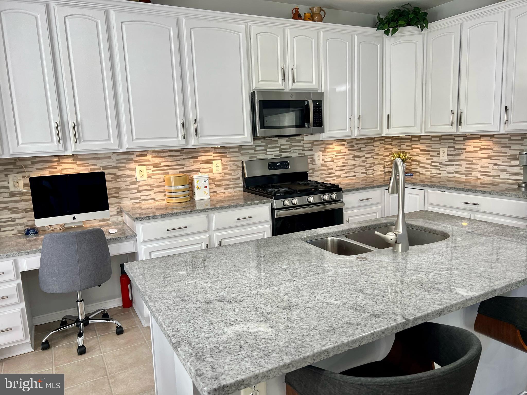 ROCKLAND VILLAGE - Residential