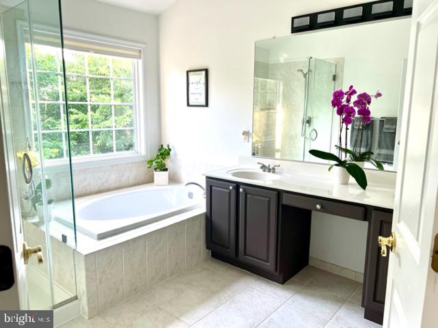 ROCKLAND VILLAGE - Residential