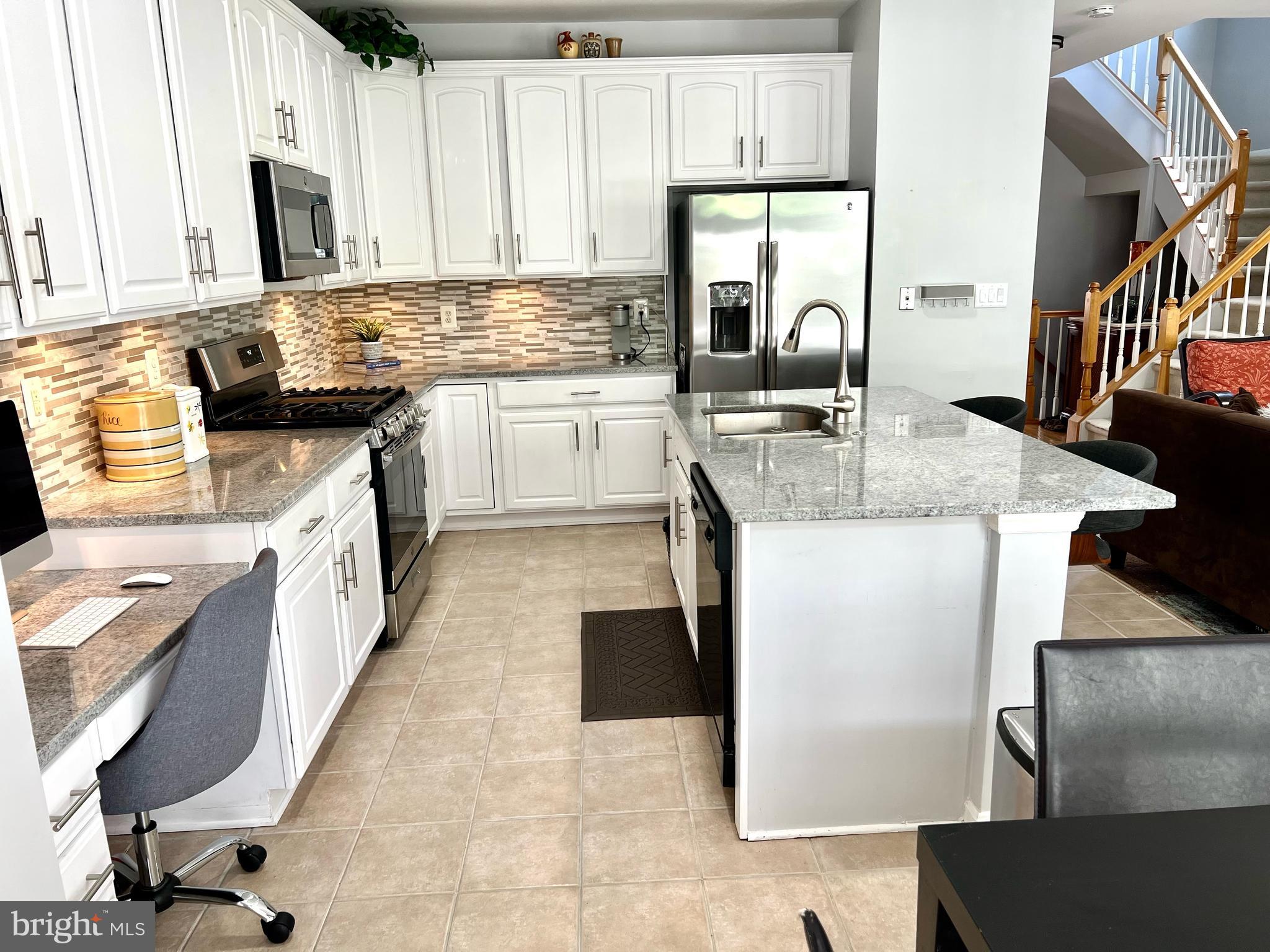 ROCKLAND VILLAGE - Residential