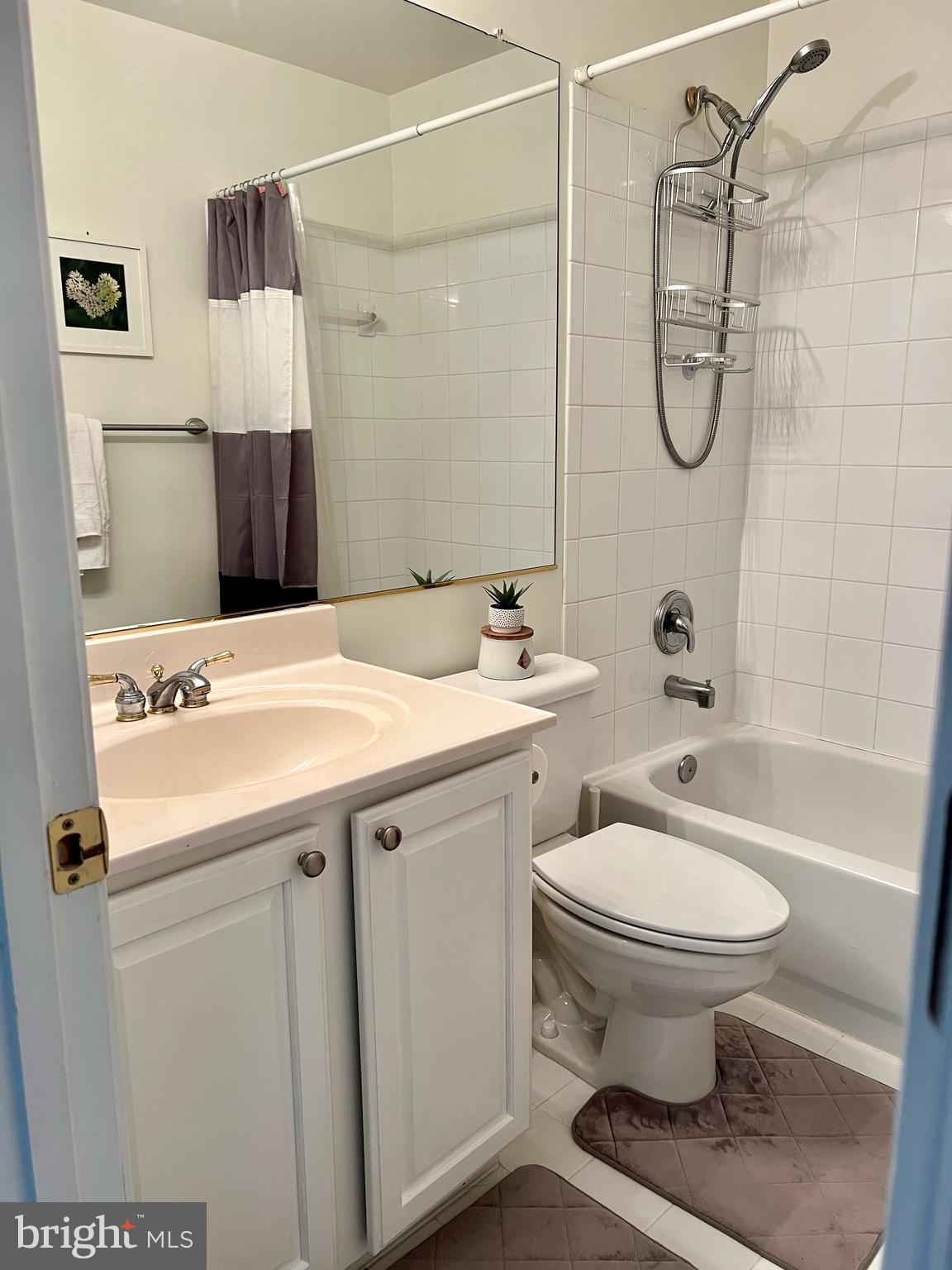 ROCKLAND VILLAGE - Residential