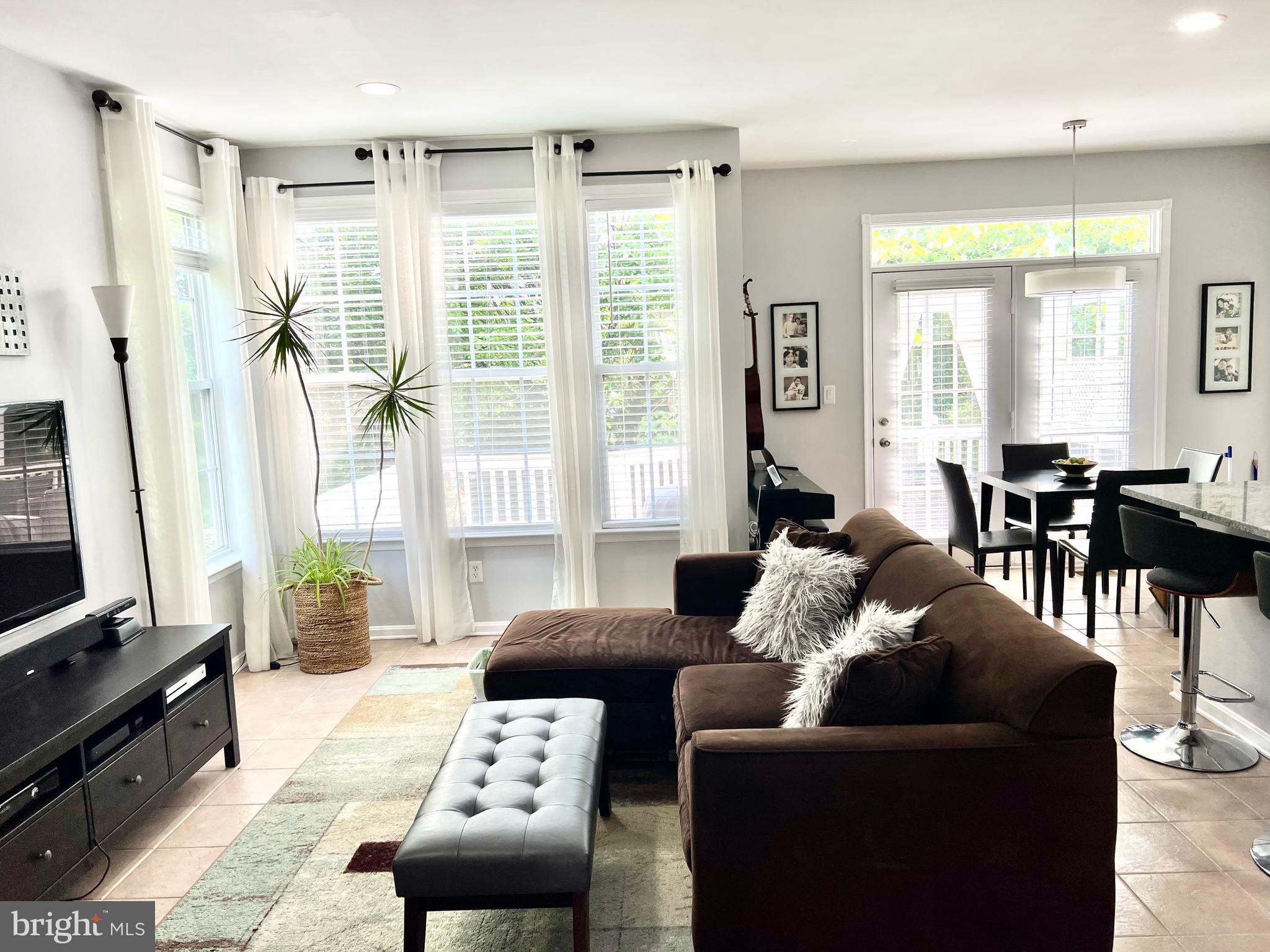 ROCKLAND VILLAGE - Residential