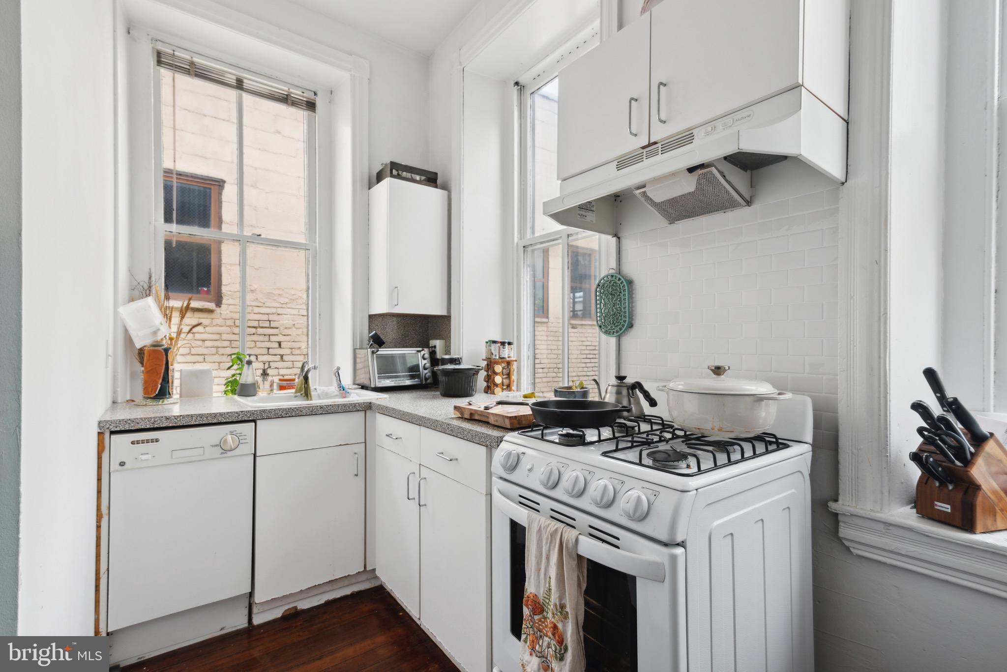 MANAYUNK - Commercial Sale